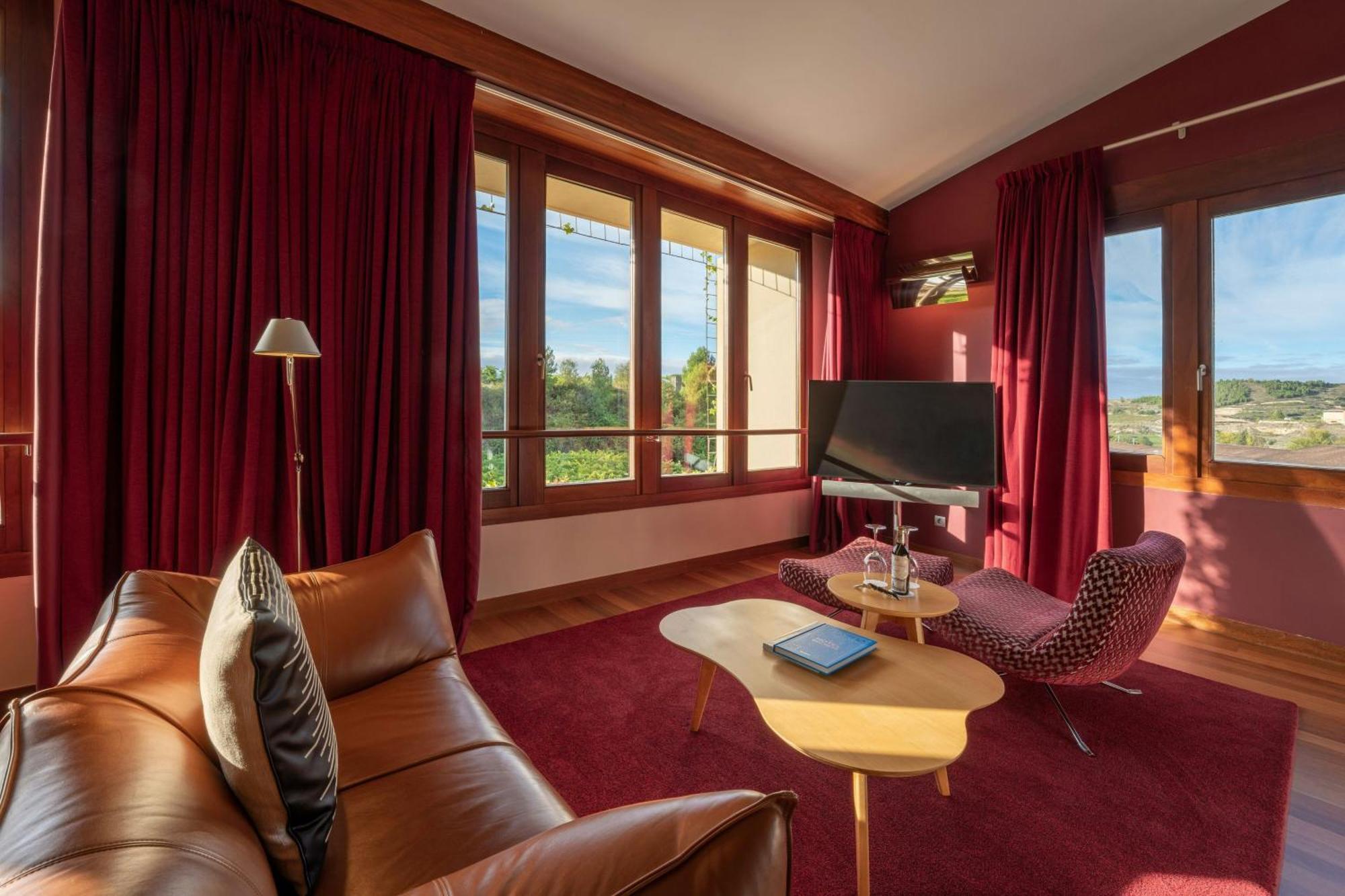 Riscal Suite 1 King Vineyards view Mountain view,1643138395:JPEG