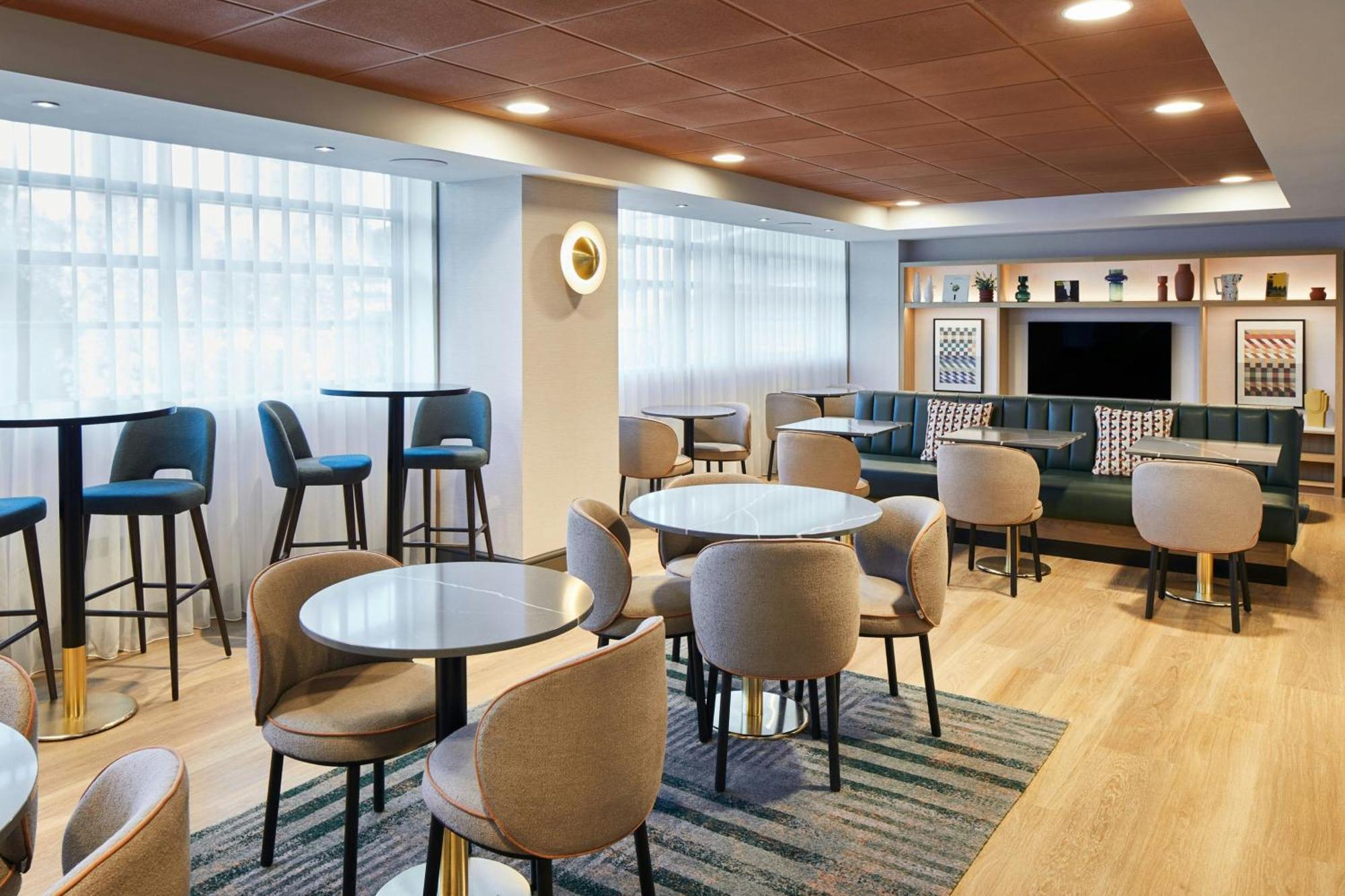 Executive King Room MClub Lounge Access