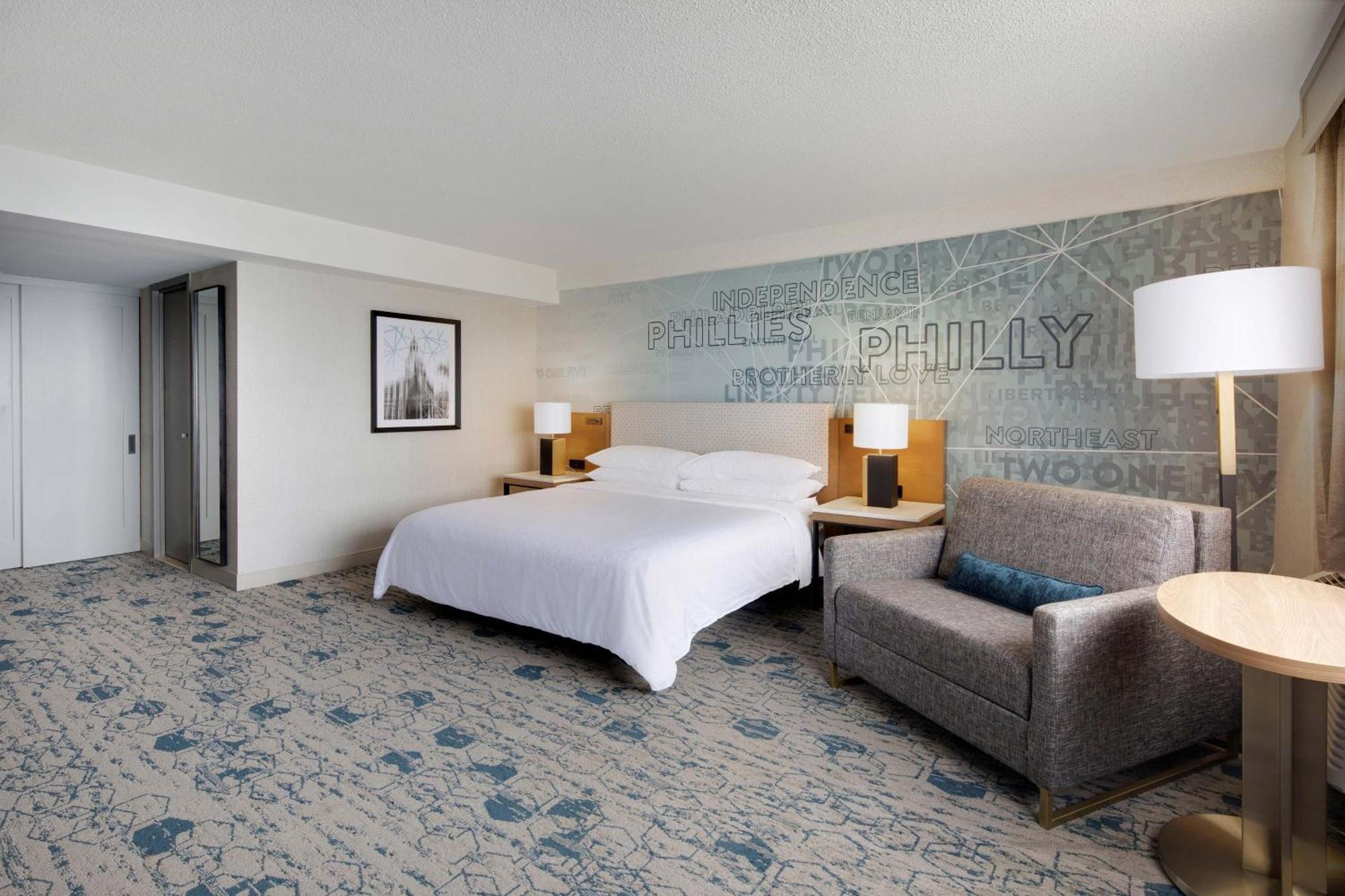 King Room Roll Shower Mobility Hearing Accessible