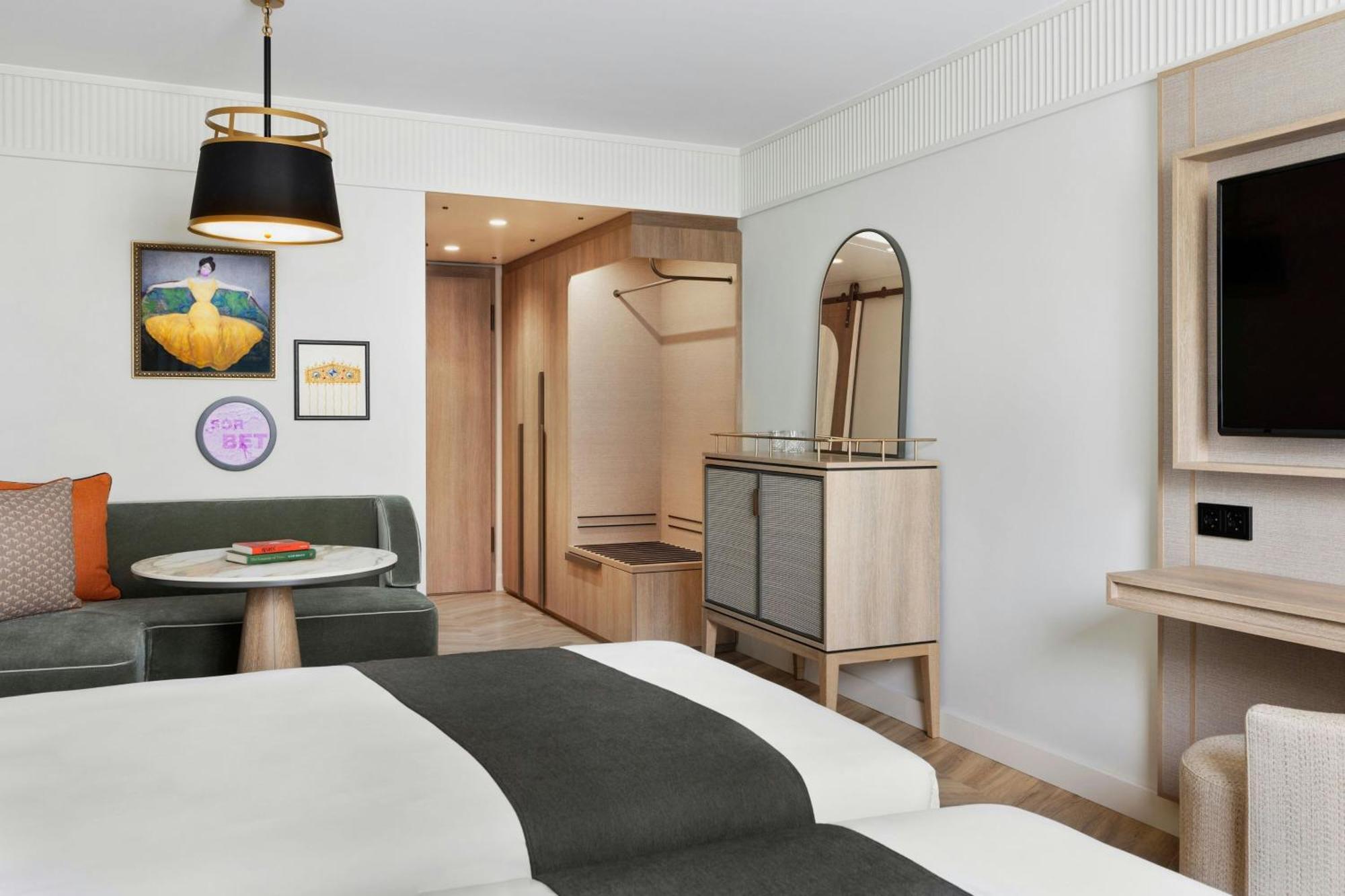 Deluxe Twin Room