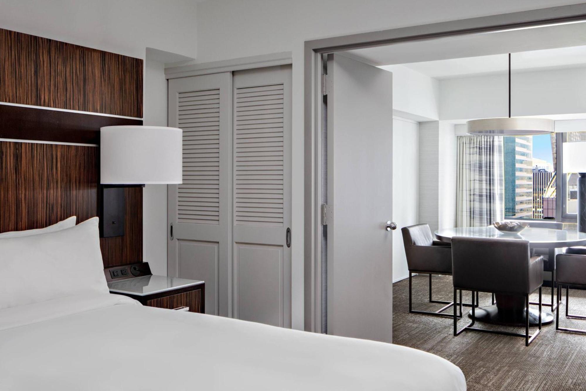 Executive King Suite Sofa Bed Club Lounge Access,1643145916:JPEG