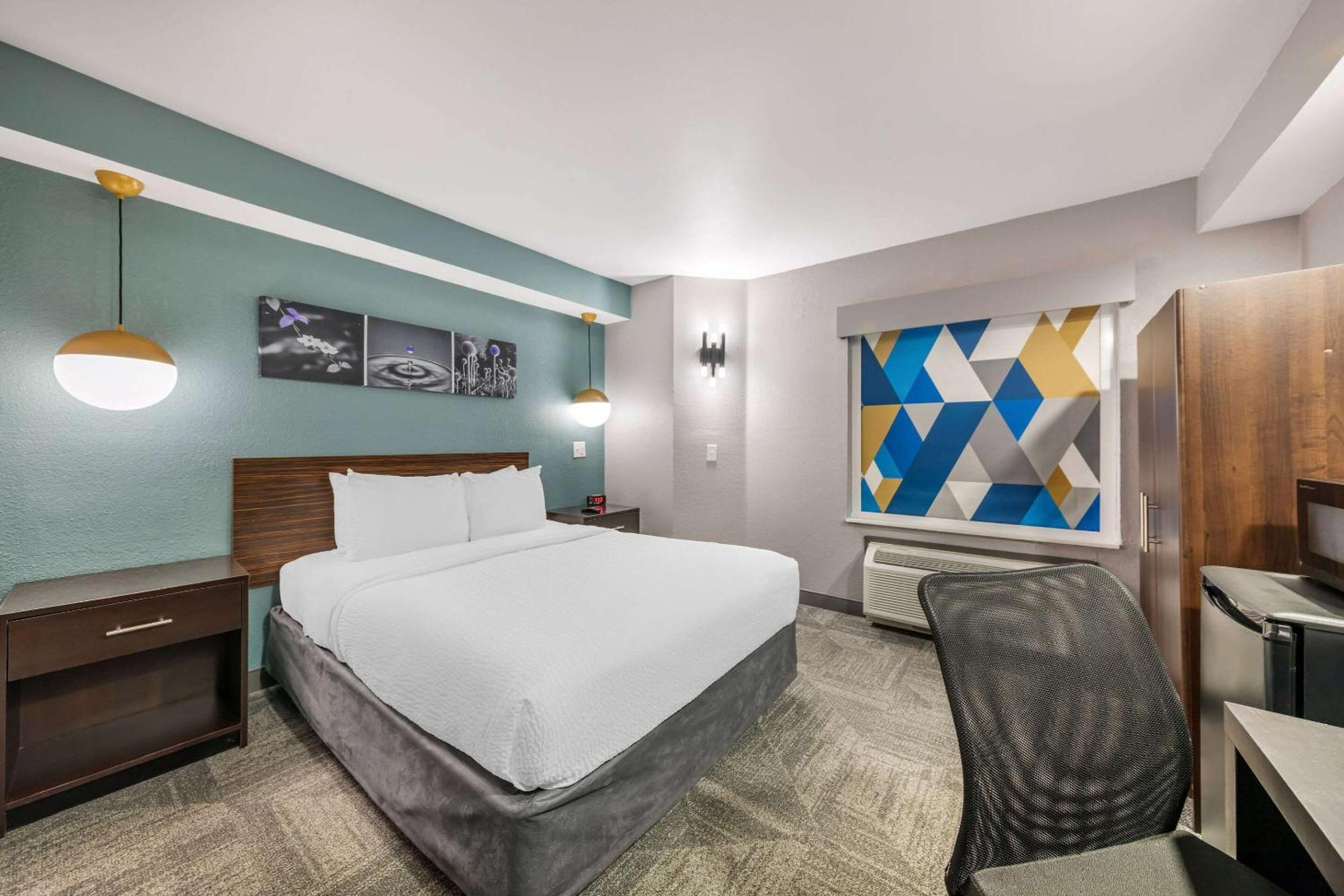 Queen Room
