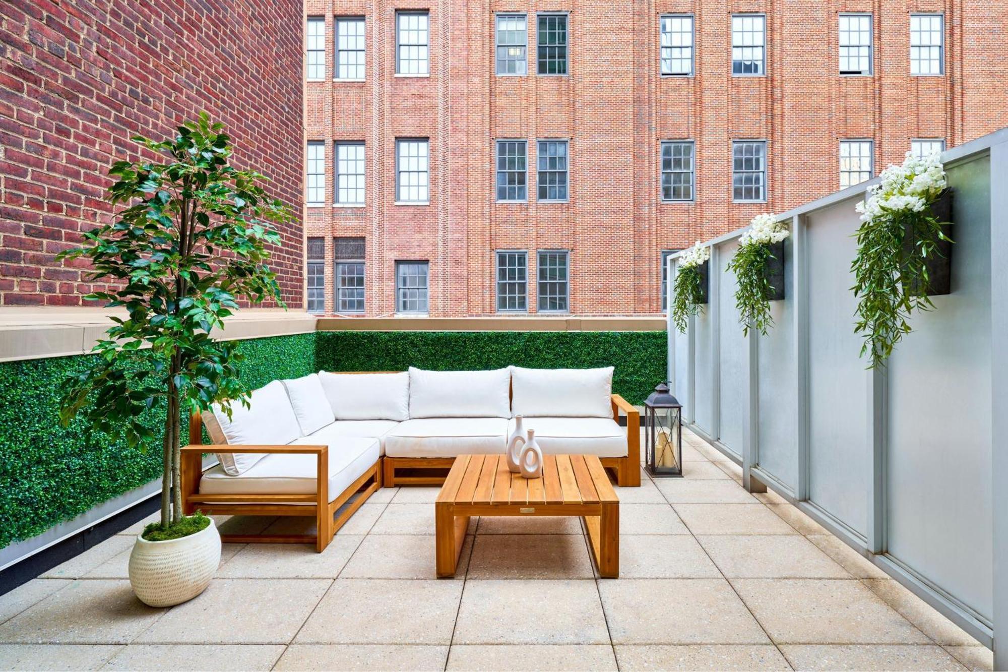 Standard King Room Patio,1771544512:JPEG