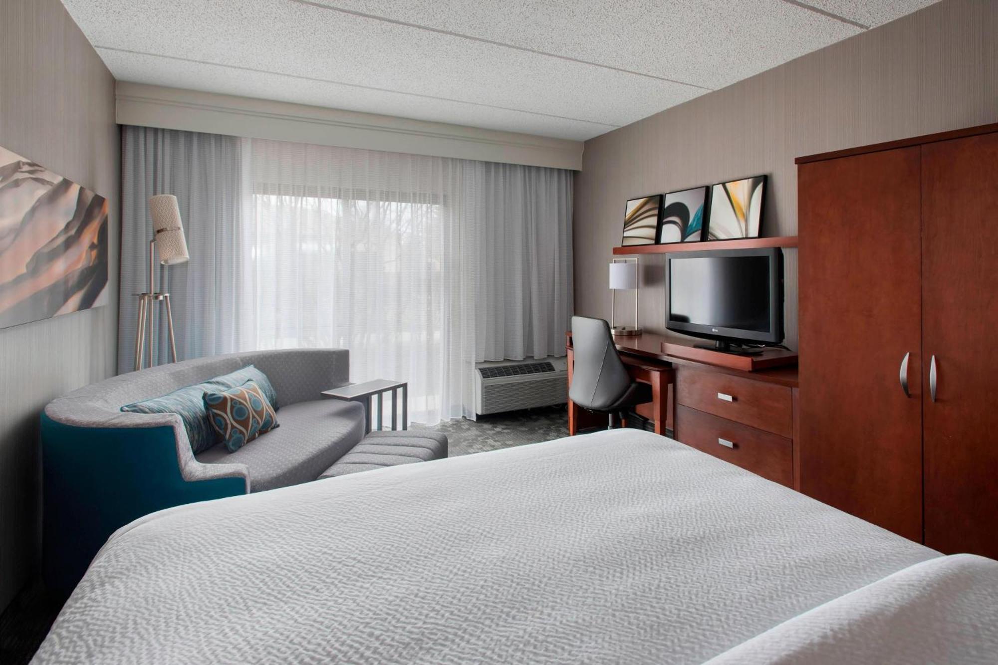 King Room with Sofa Bed