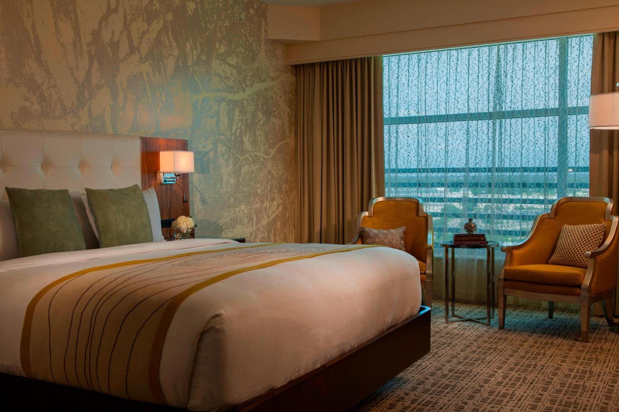 King or Two Queen Room