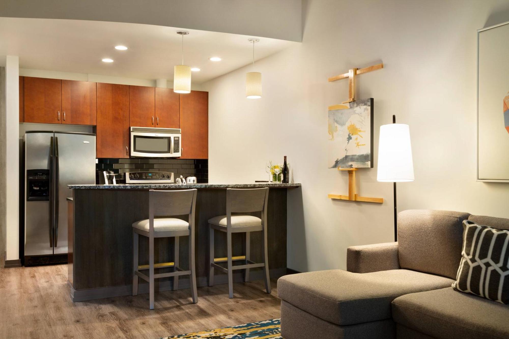 One-Bedroom King Suite