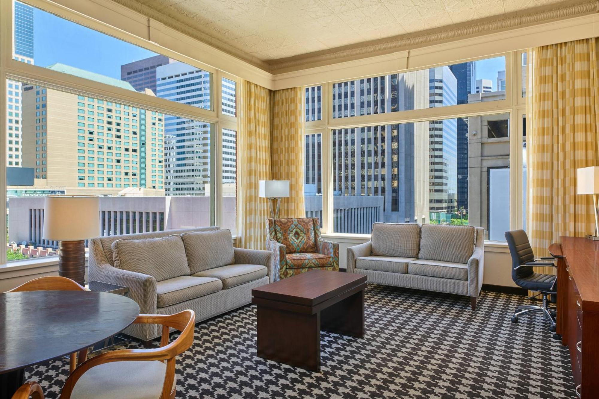 One Bedroom Suite, 1 Bedroom Larger Suite, 1 King, Sofa bed,1643164720:JPEG