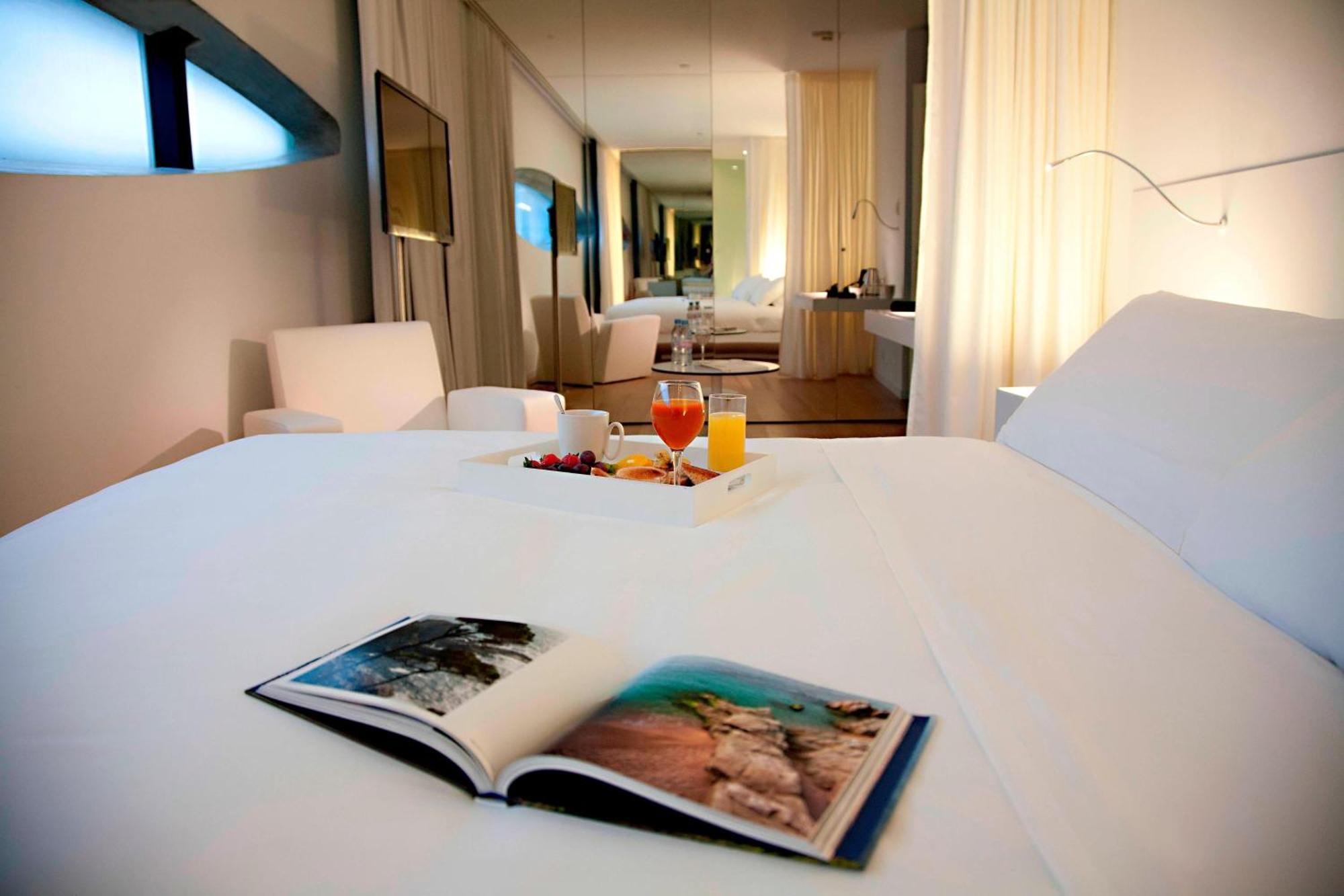 Junior King Suite City View