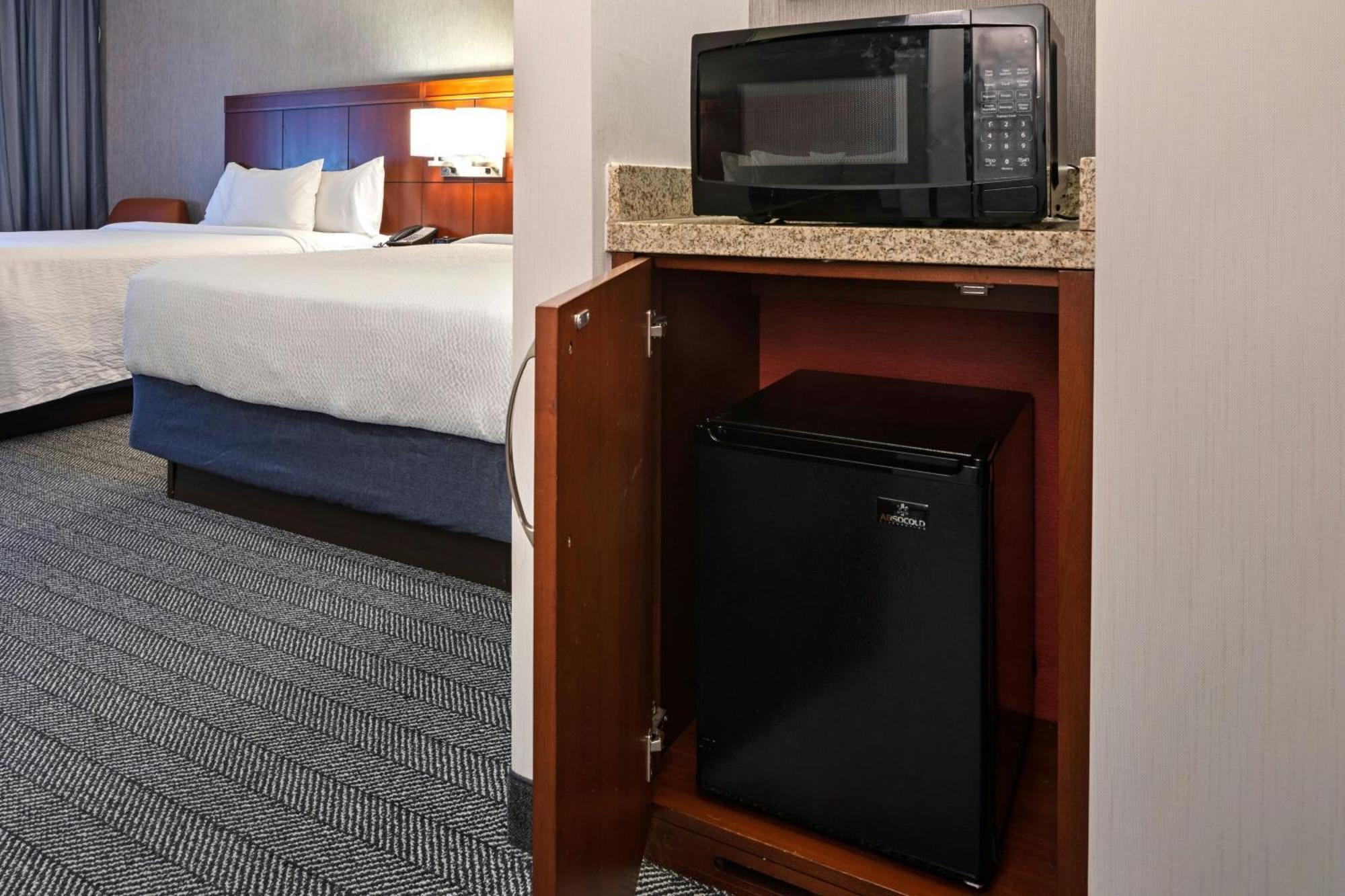 Queen Room Two Queen Beds Hearing Accessible