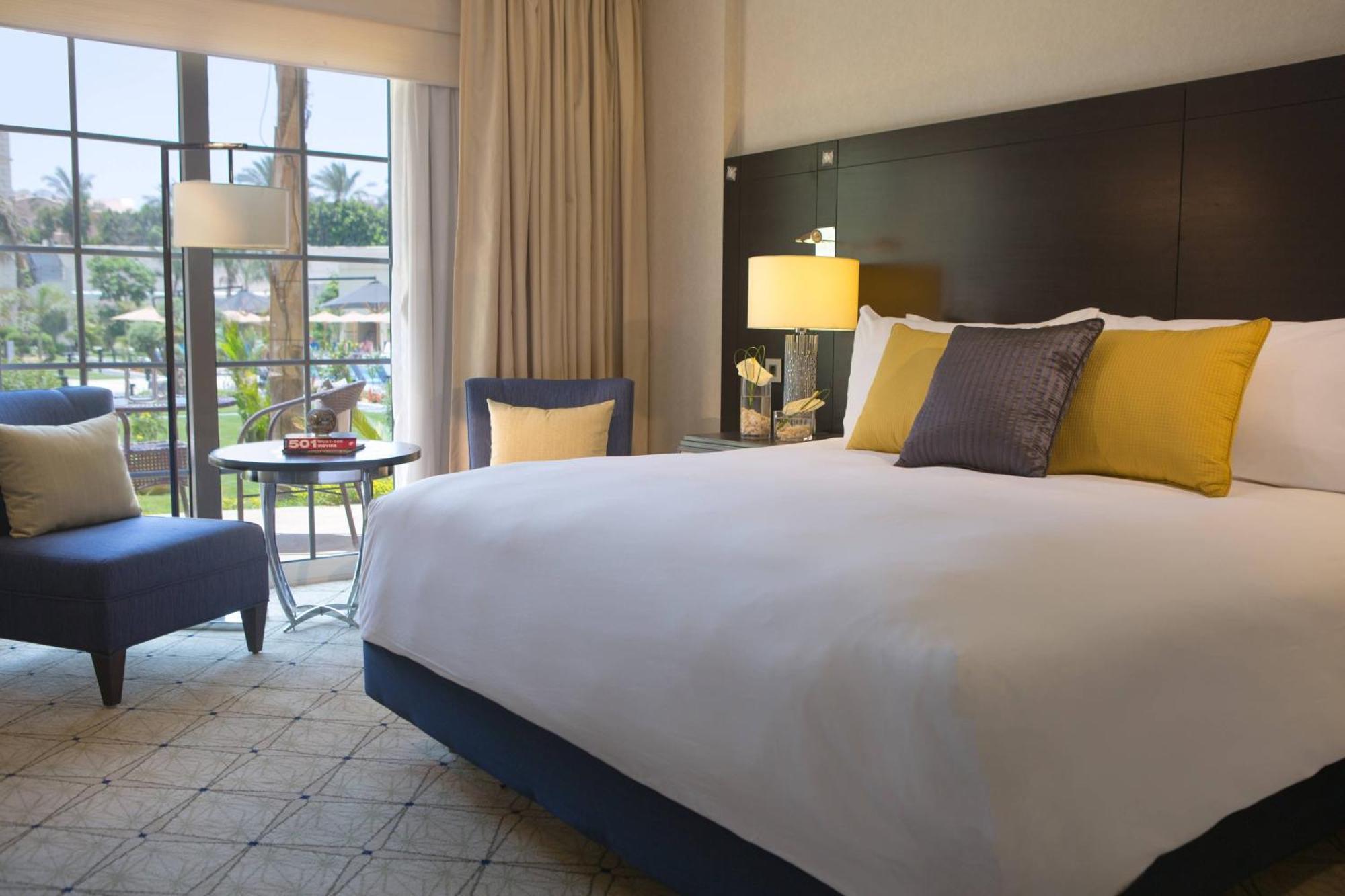 Deluxe Guest Room 1 King bed