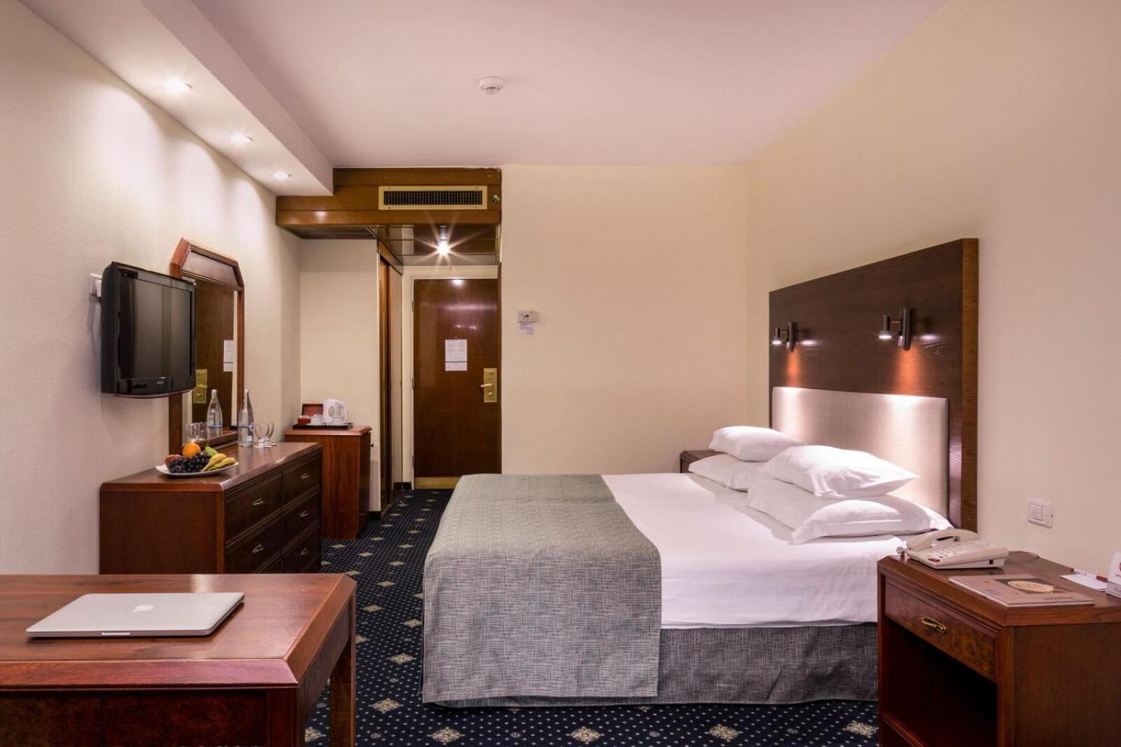 Twin Beds Deluxe Room Non-Smoking