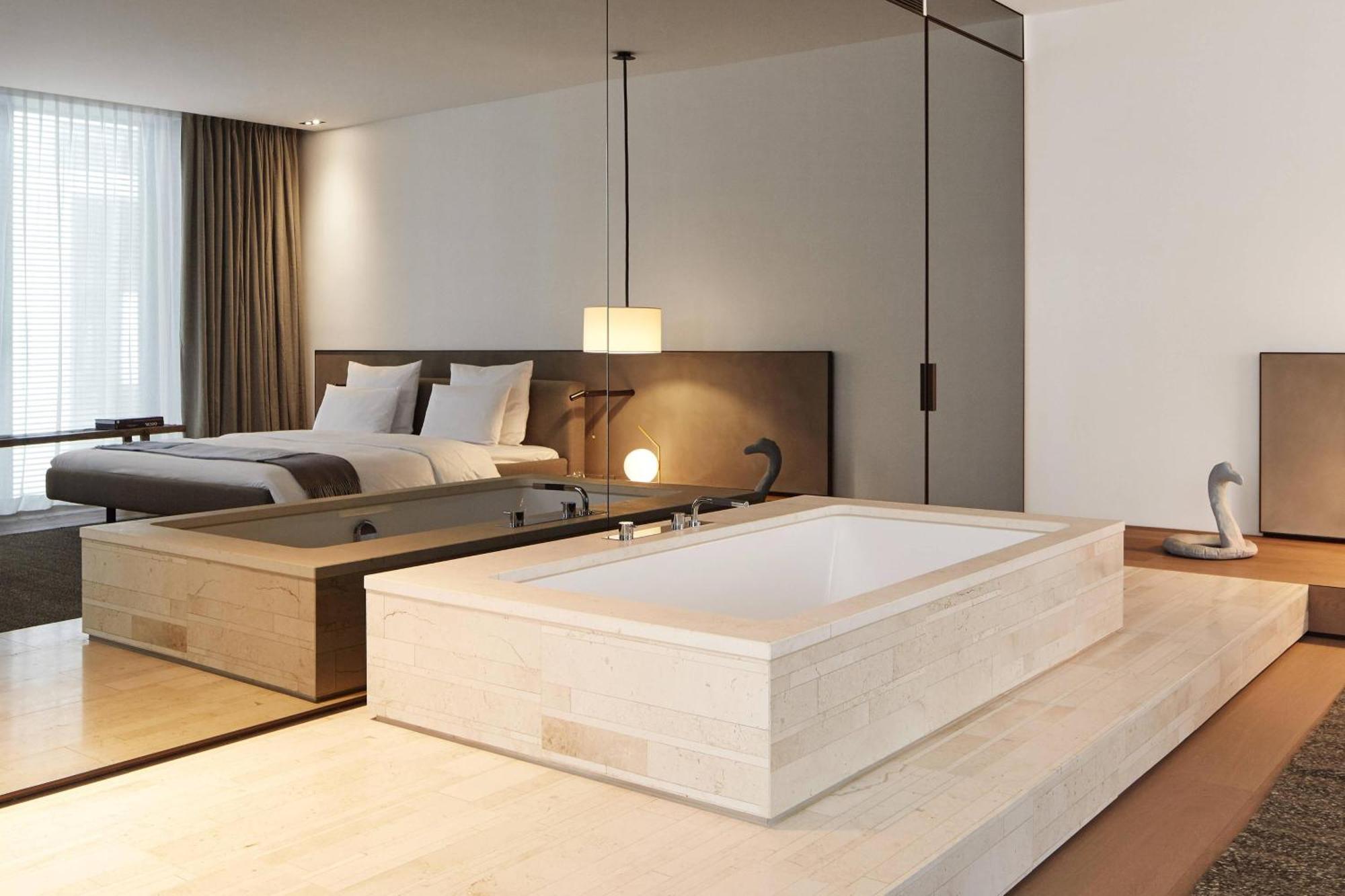 Superior Suite, 1 Bedroom Suite, 1 King, Corner room,1643186902:JPEG