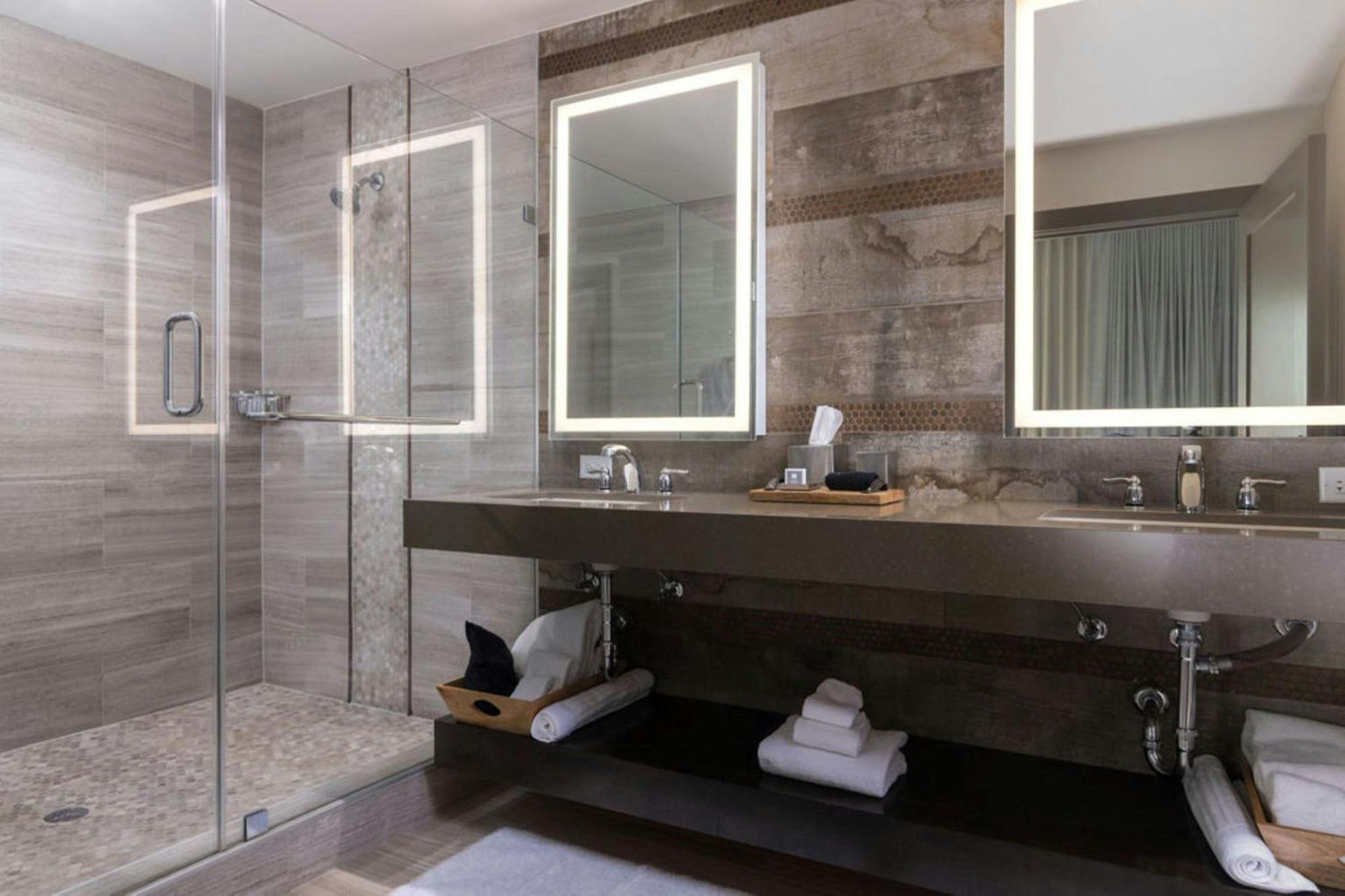 Junior King Suite