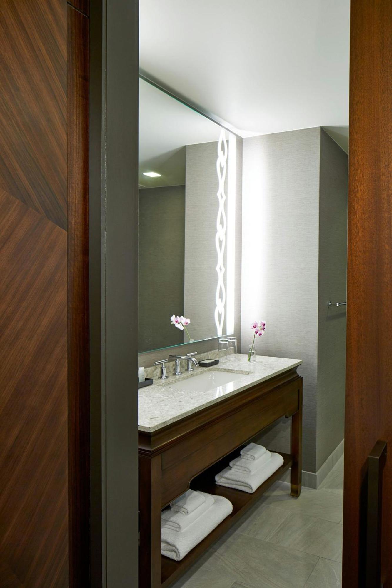 Queen Room Two Queen Beds Hearing Accessible
