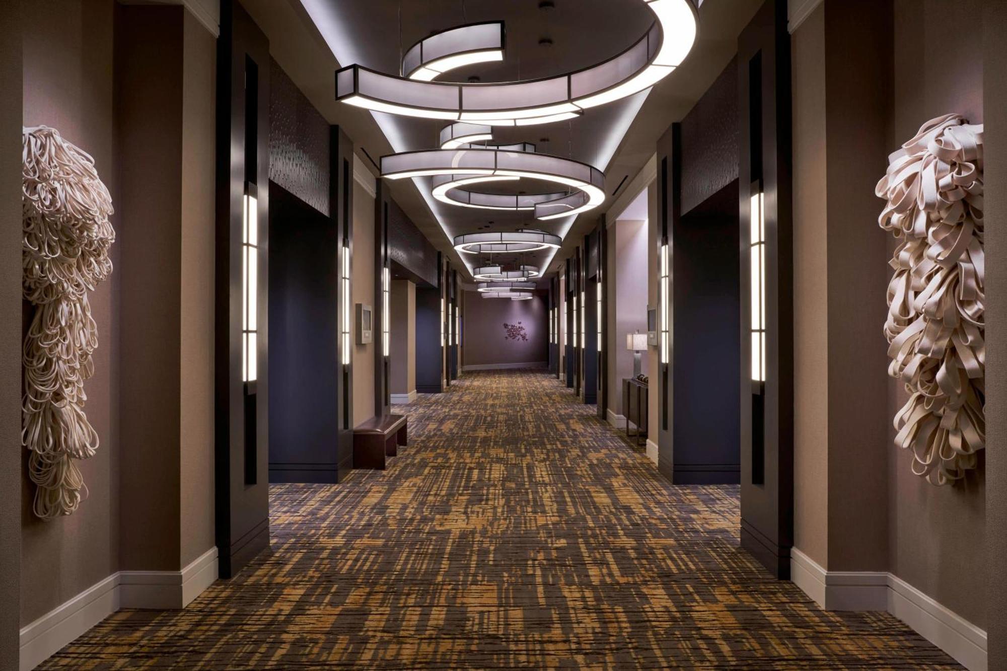 Corner King Room