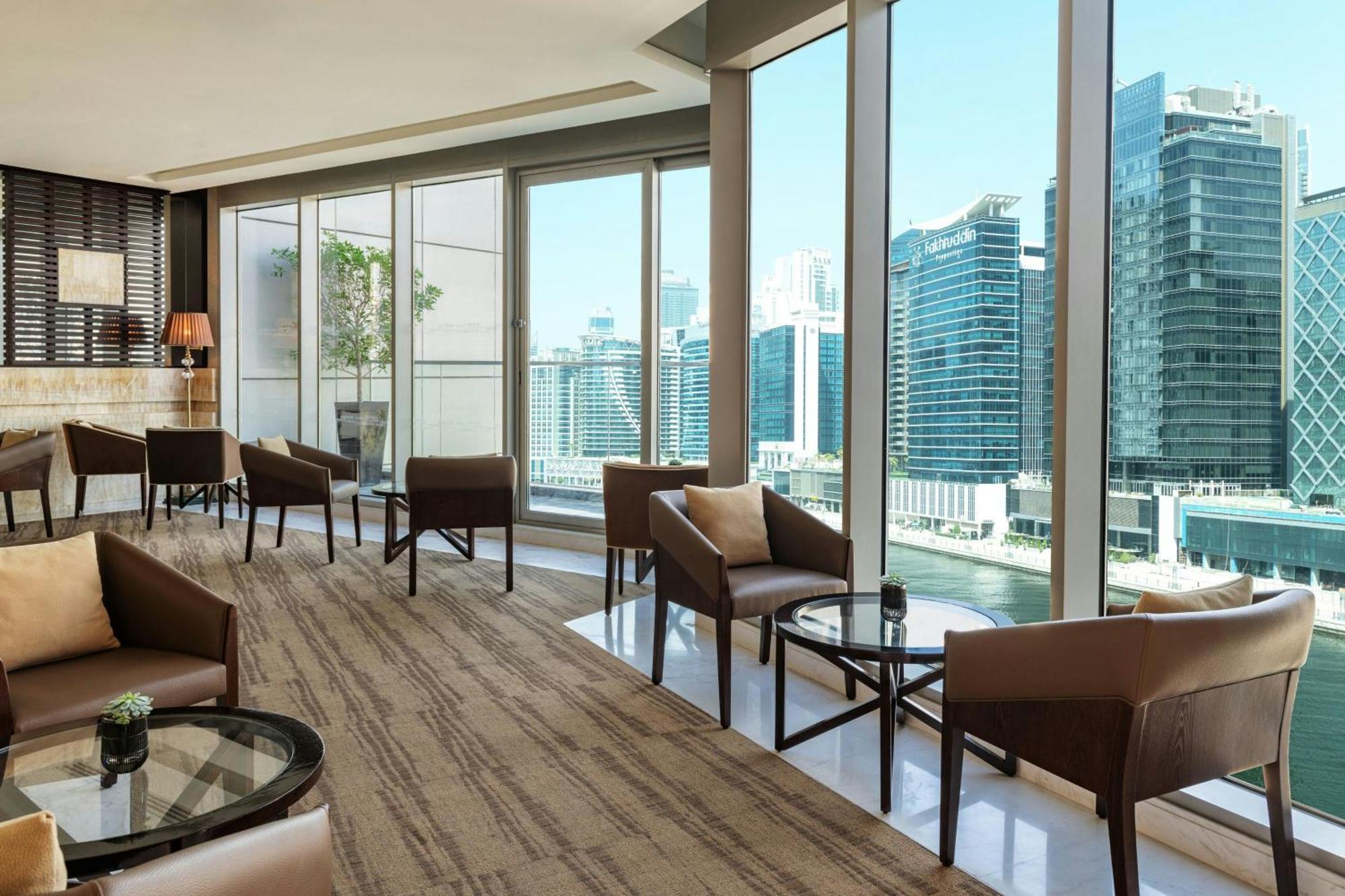 Deluxe King Room Bay View Complimentary Shuttle to Dubai Mall Bay Metro Station & Kite Beach,1643201047:JPEG