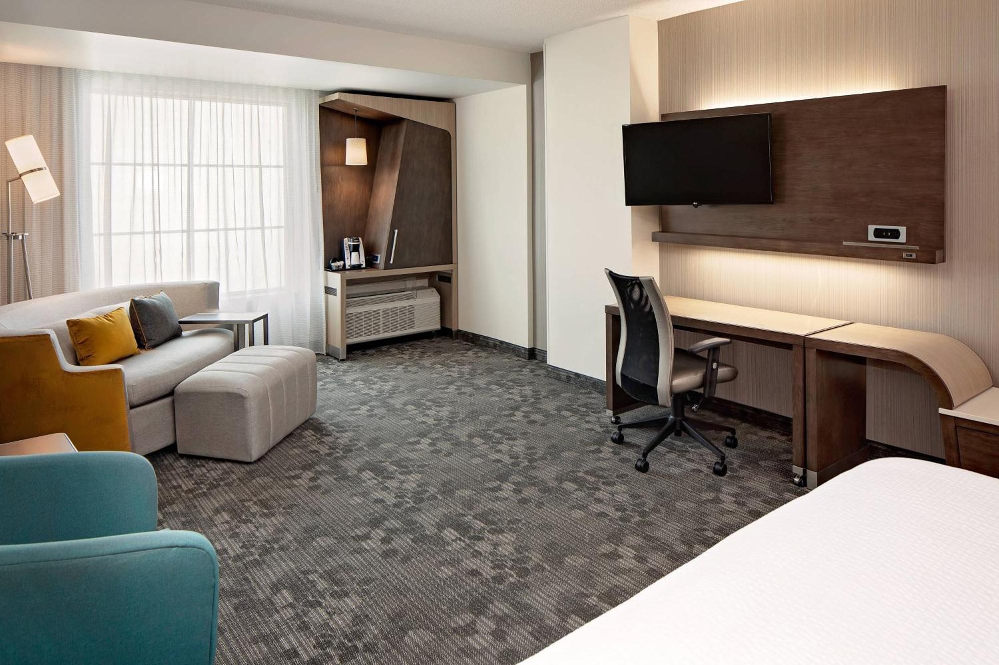 King Room City View Sofa Bed