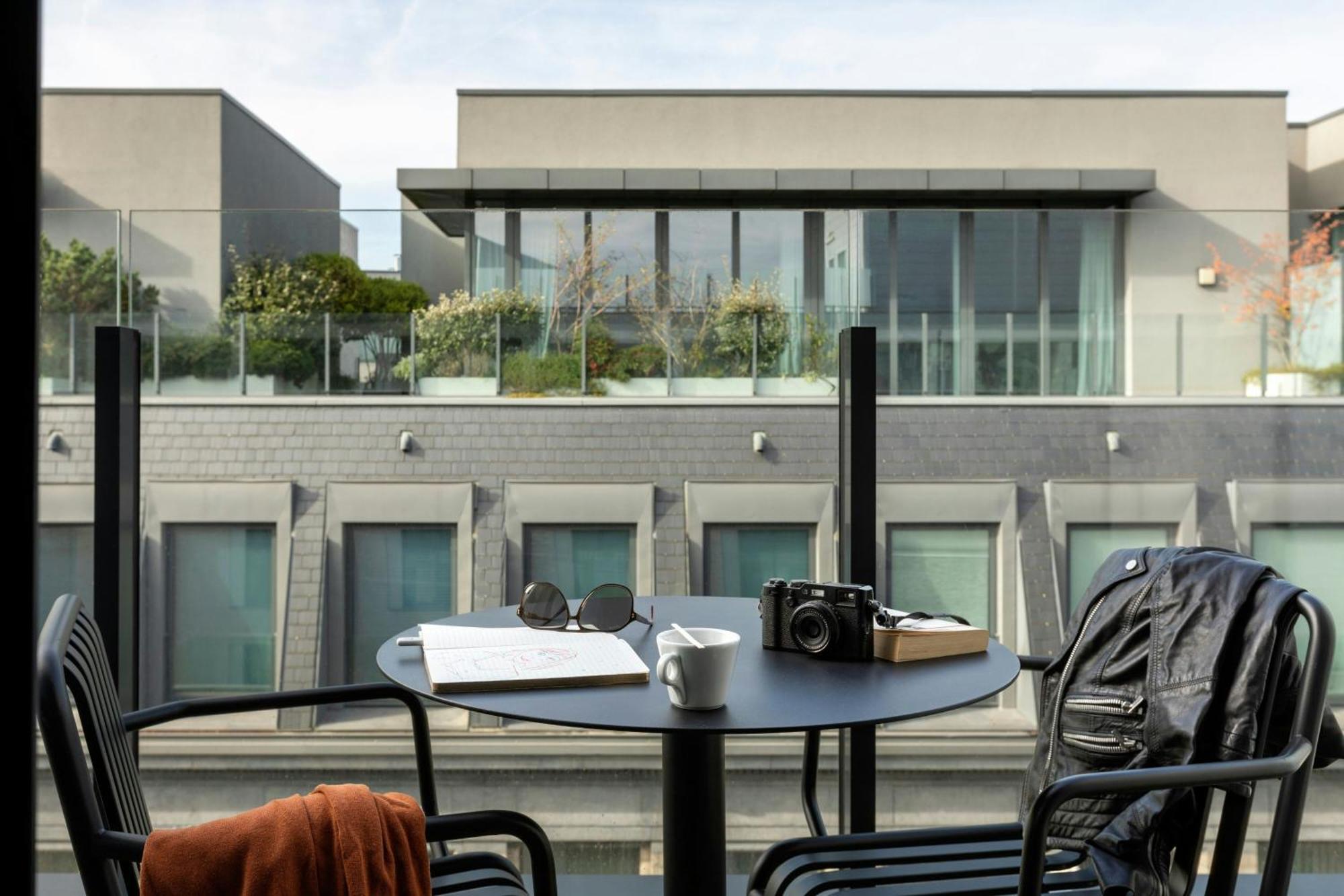 Moxy Queen Room Balcony High Floor