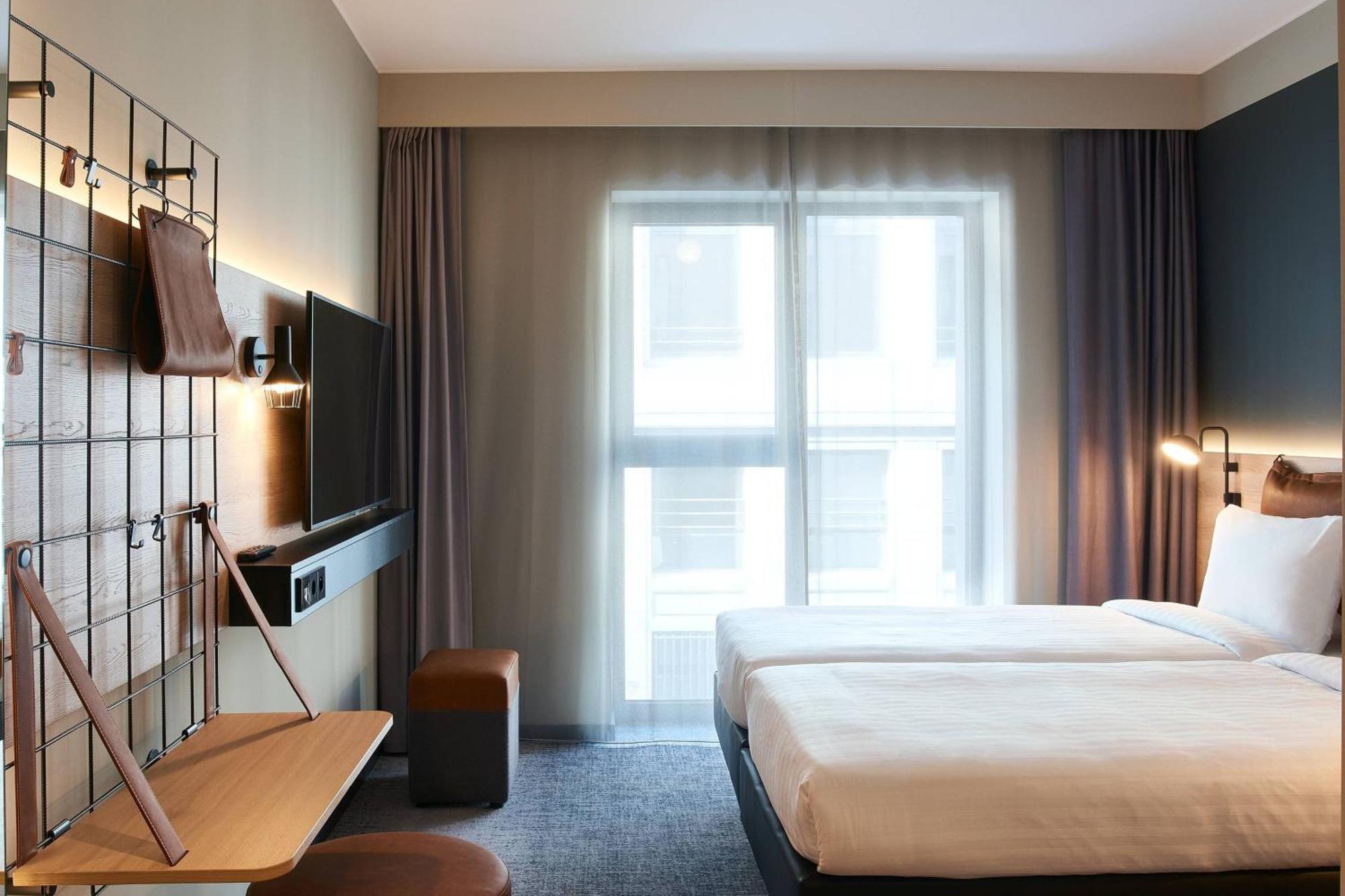 Moxy Twin Room