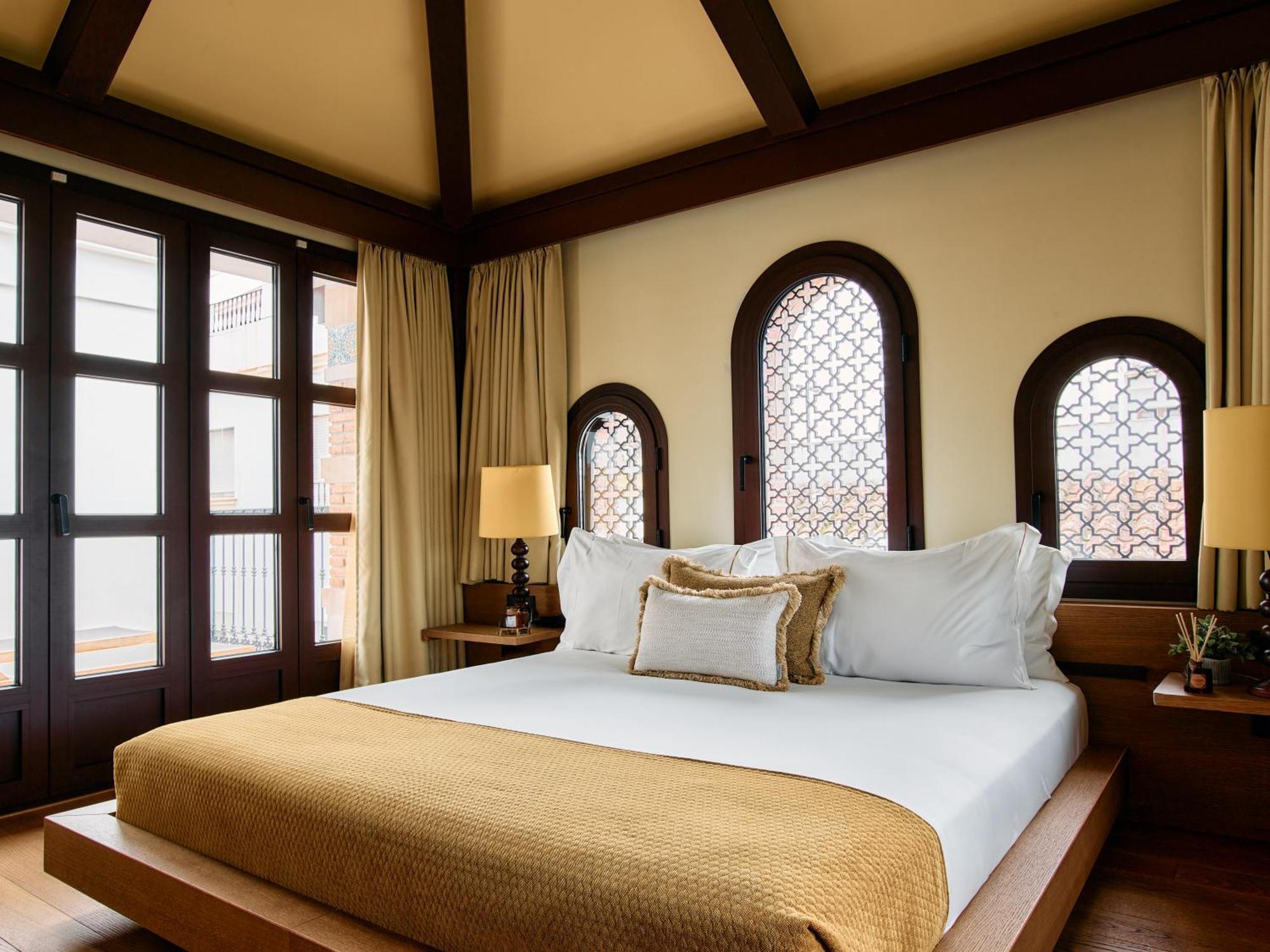 Deluxe Superior Double Room views