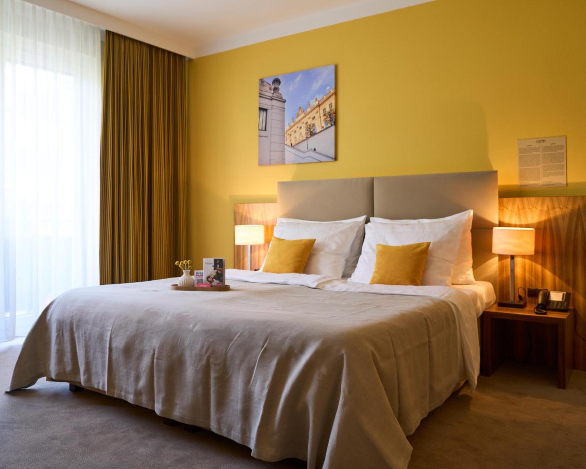 Deluxe Double Room with Balcony and Courtyard View