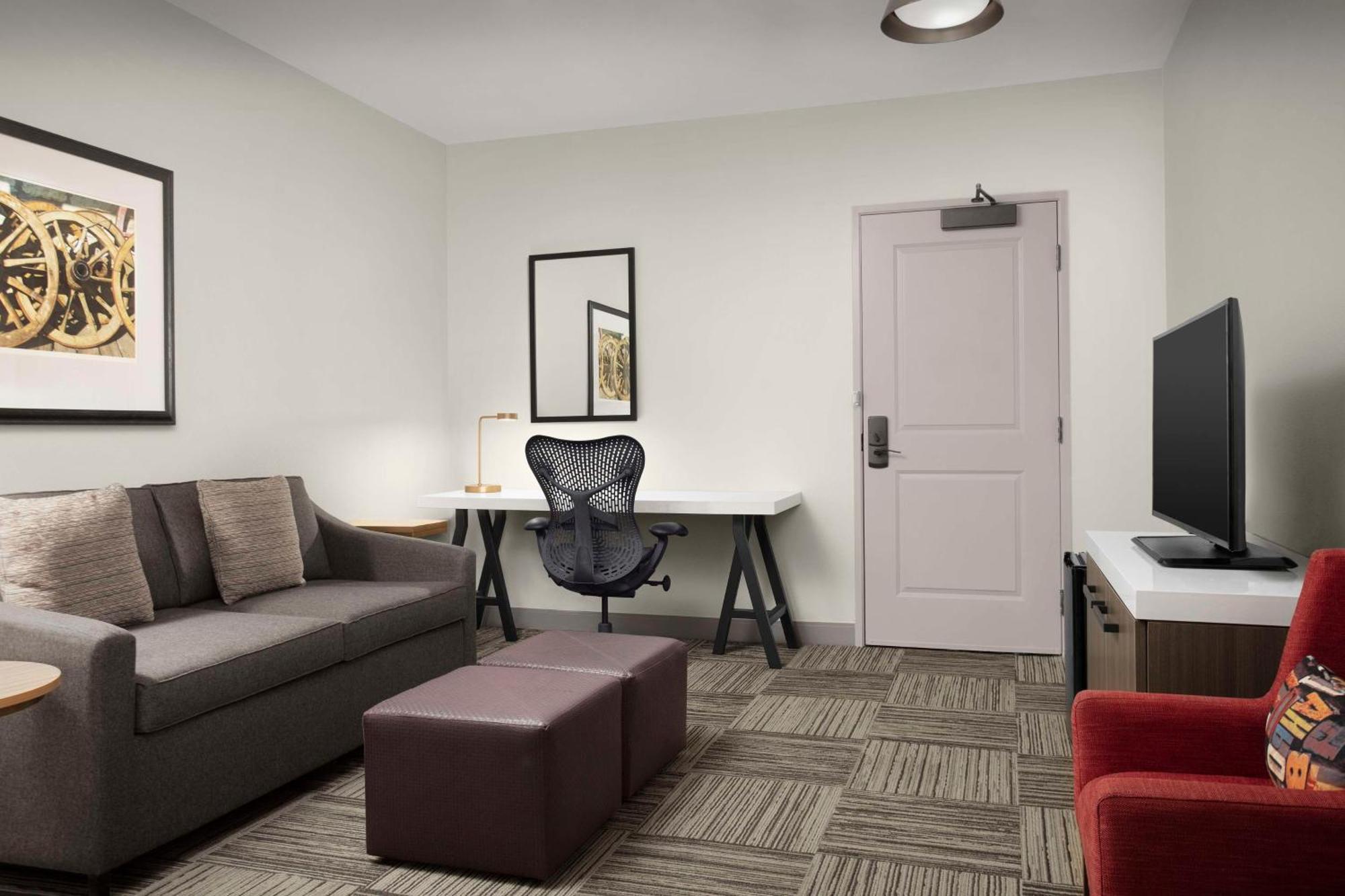 Junior King Suite Seating Area