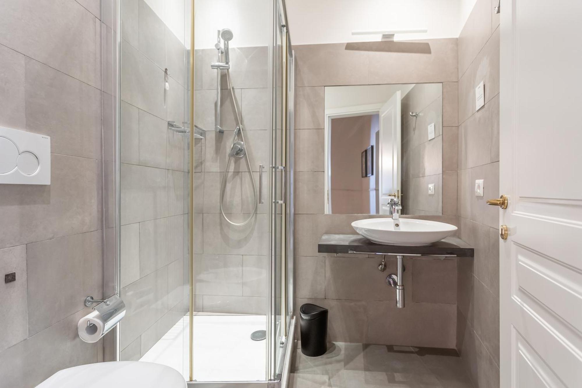 Small Double Room,1643767041:JPEG