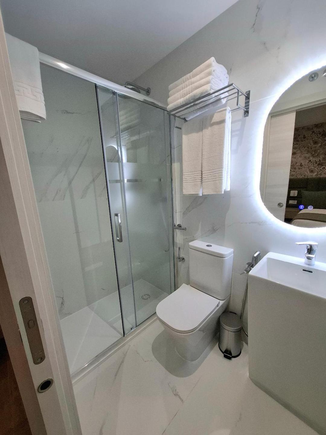 Quadruple Room Private Bathroom,1643771134:JPEG