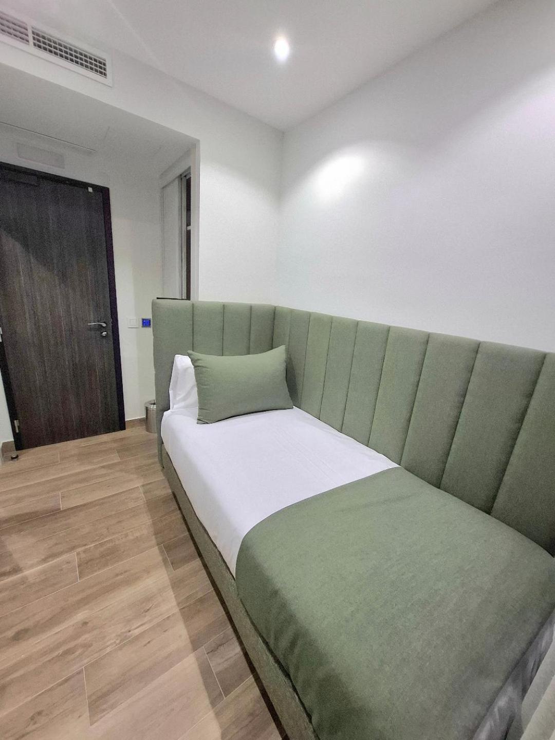 Standard Single Room,1643771179:JPEG
