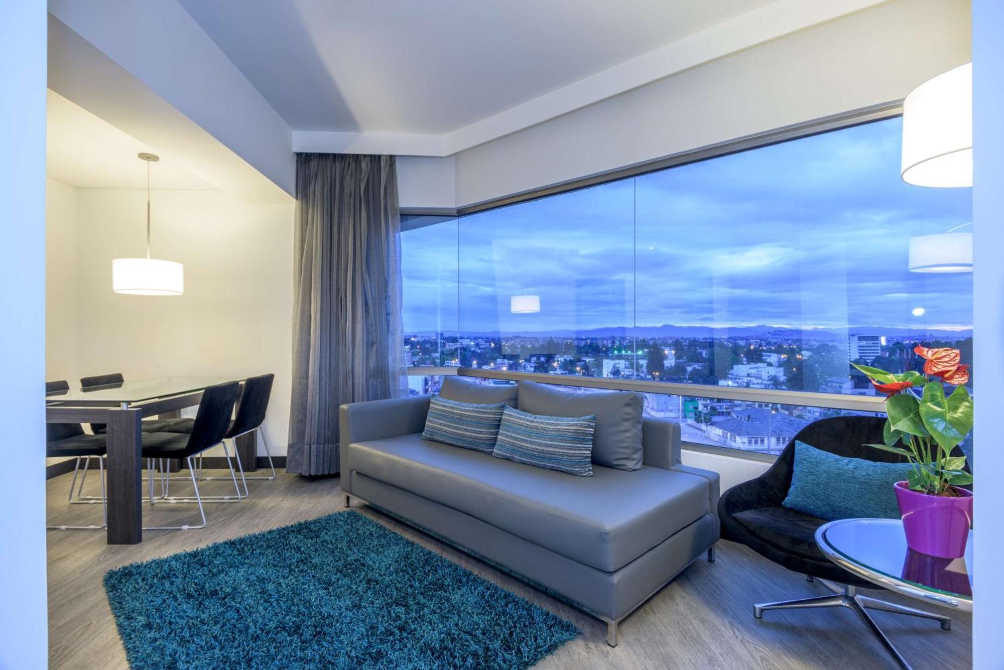 Junior Suite,1643775169:JPEG