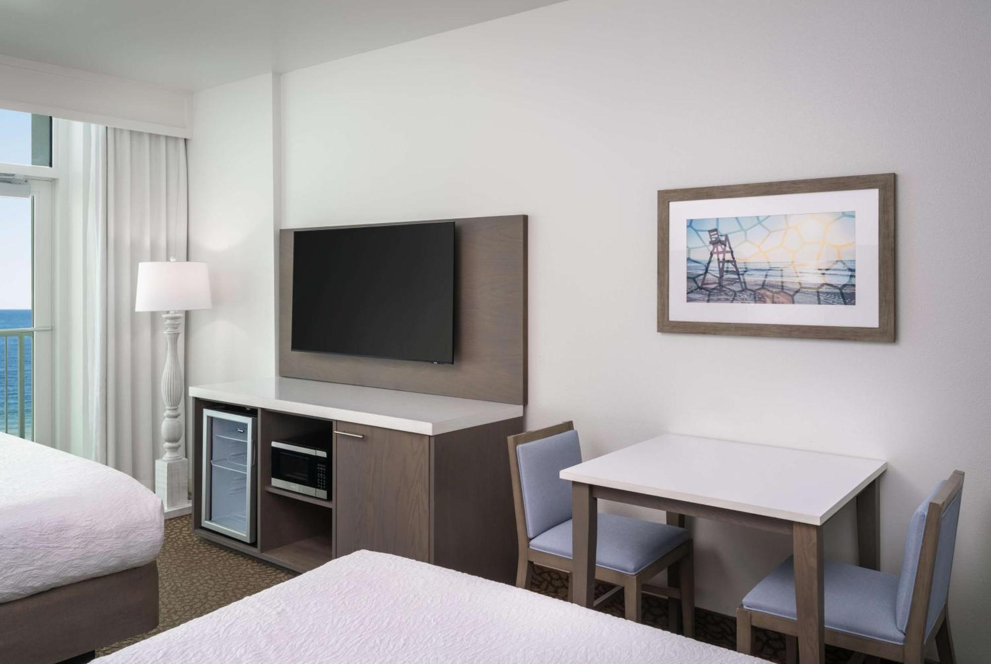 Queen Room Two Queen Beds Balcony Beach Front or Non-Smoking