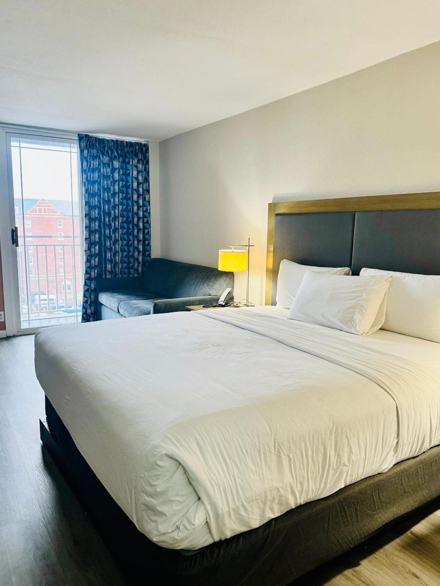 Standard King Room