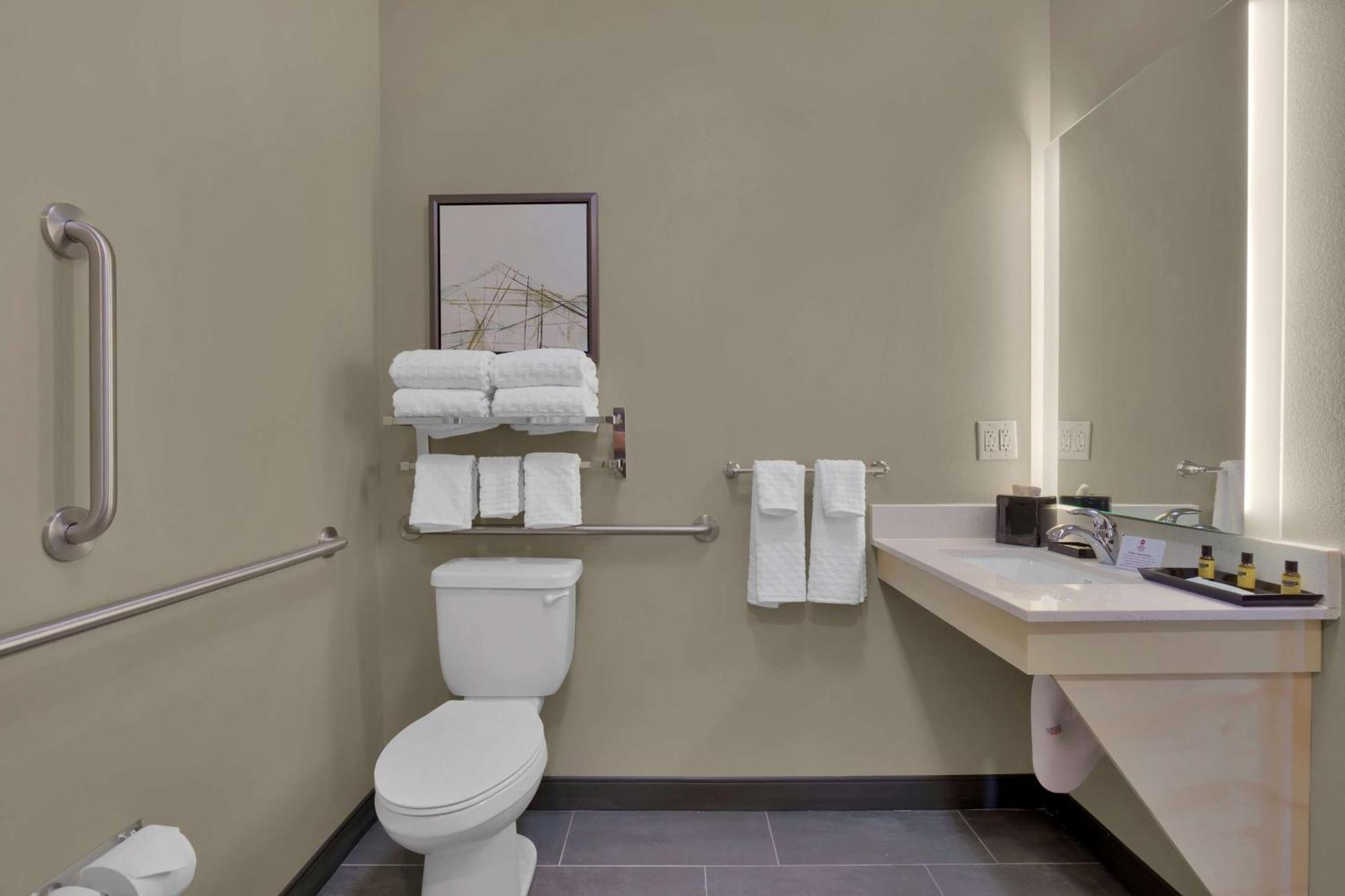 King Room Bath Tub Disability Access or Non-Smoking,1643796999:JPEG