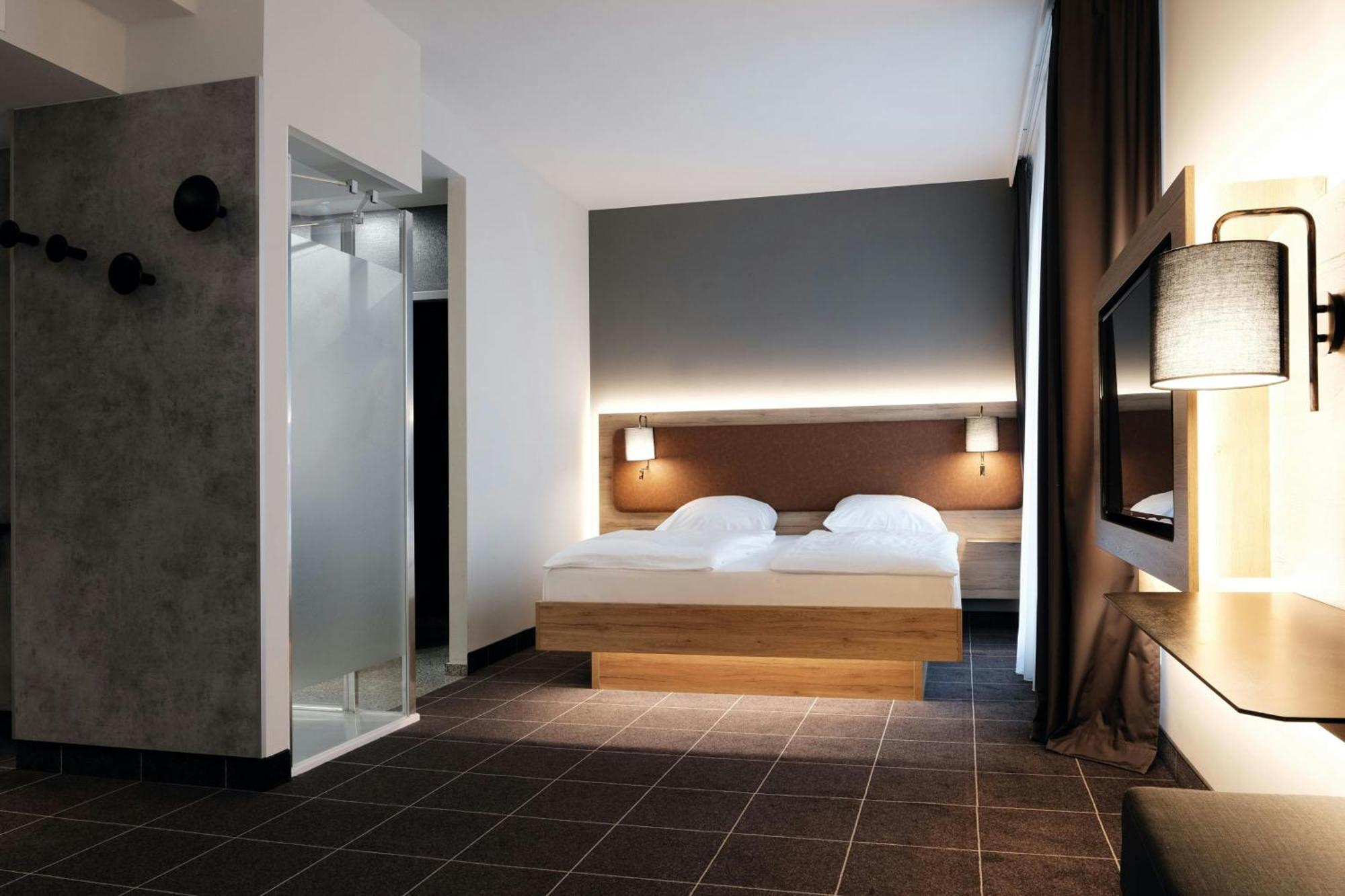 Large Queen Room with Sofa Bed,1661631354:JPEG