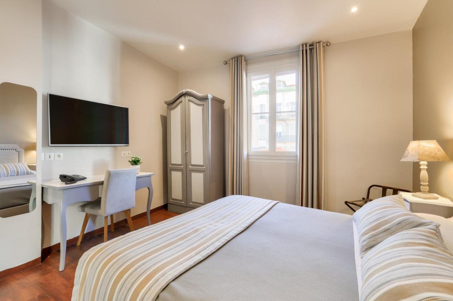 Superior Double Room,1644401234:JPEG