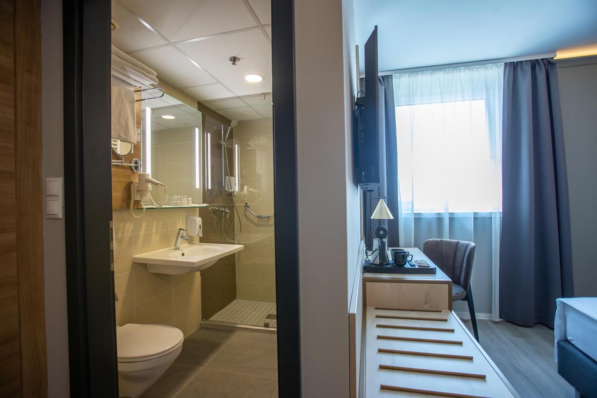 Standard Twin or Double Room