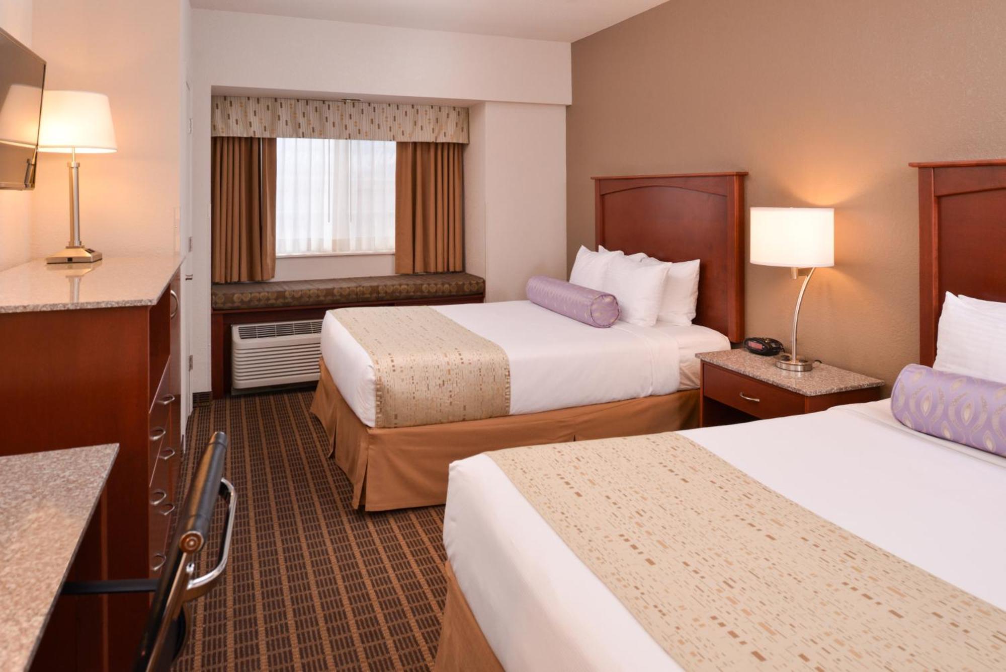Queen Room Two Queen Beds Pet-friendly