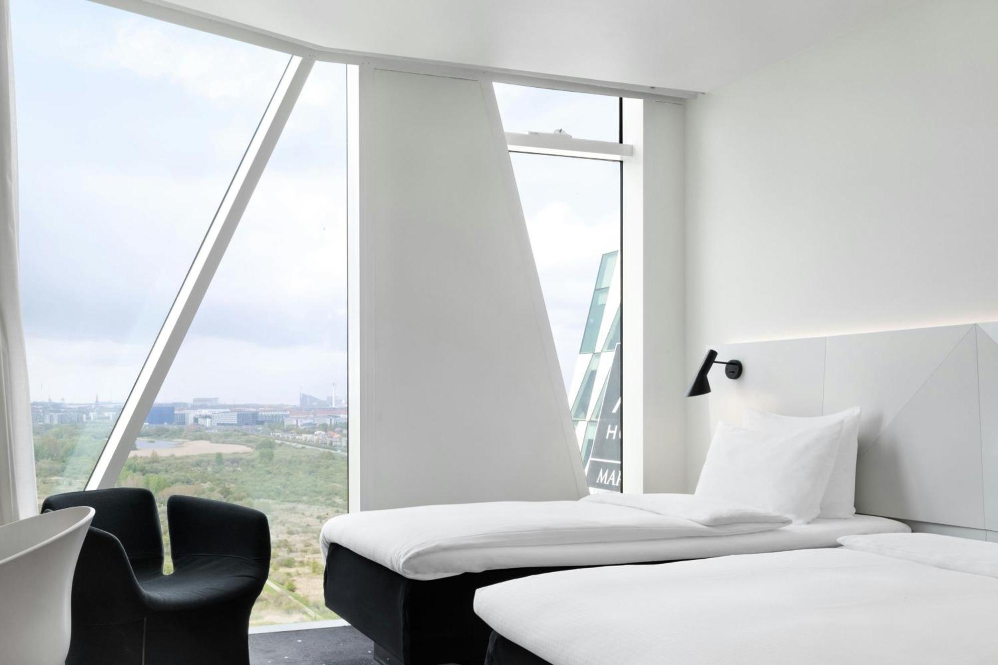 Large Standard Guest Room Twin Beds City View