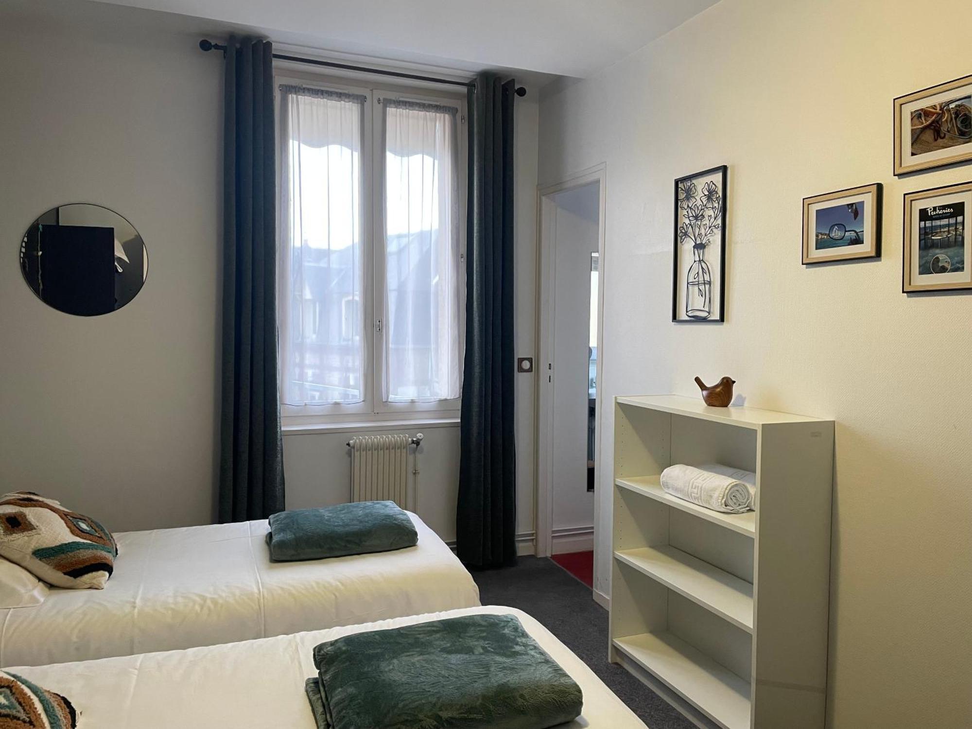 Twin Room,1644416569:JPEG