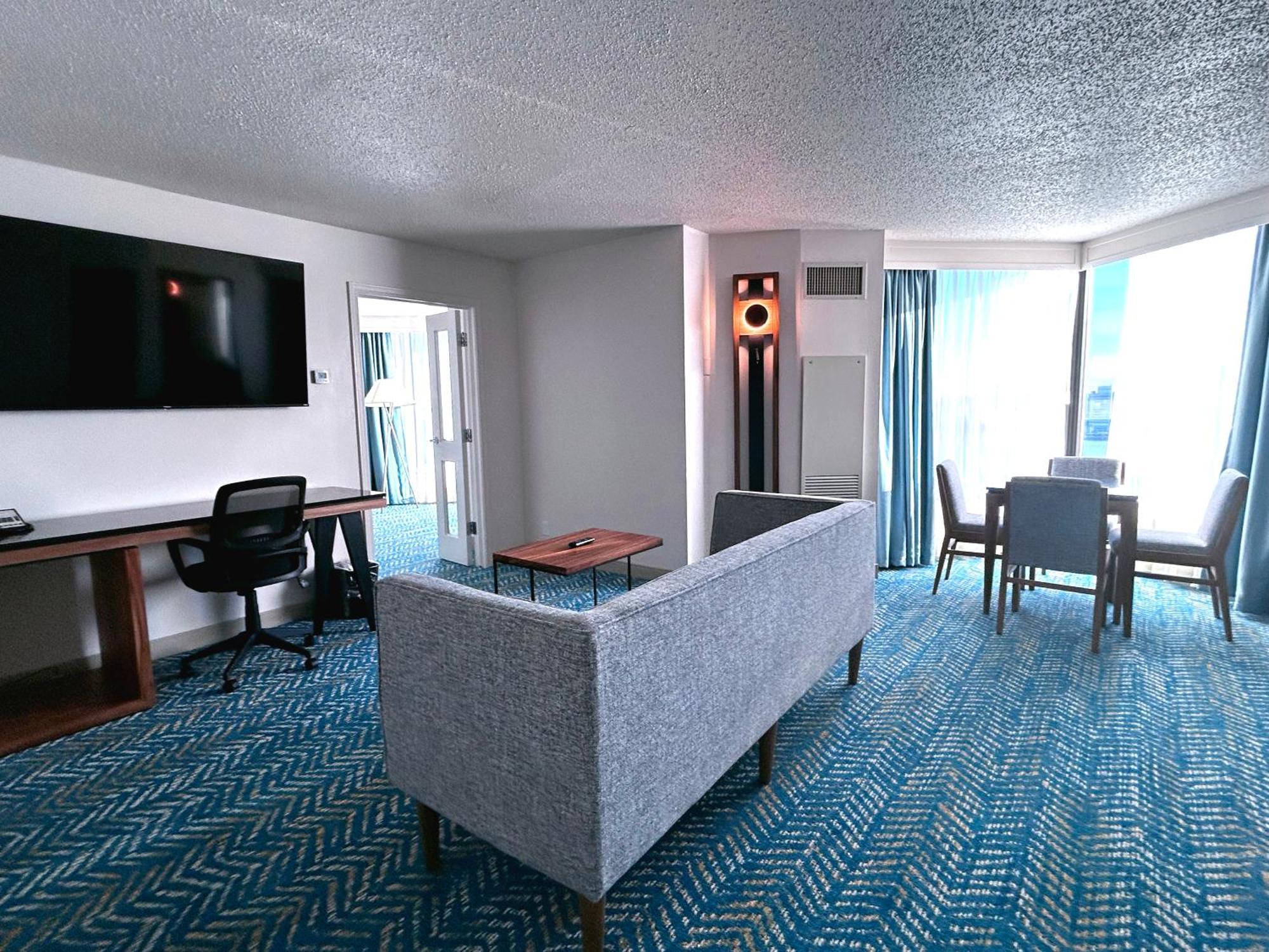 Riverfront One-Bedroom Master Suite Non-Smoking