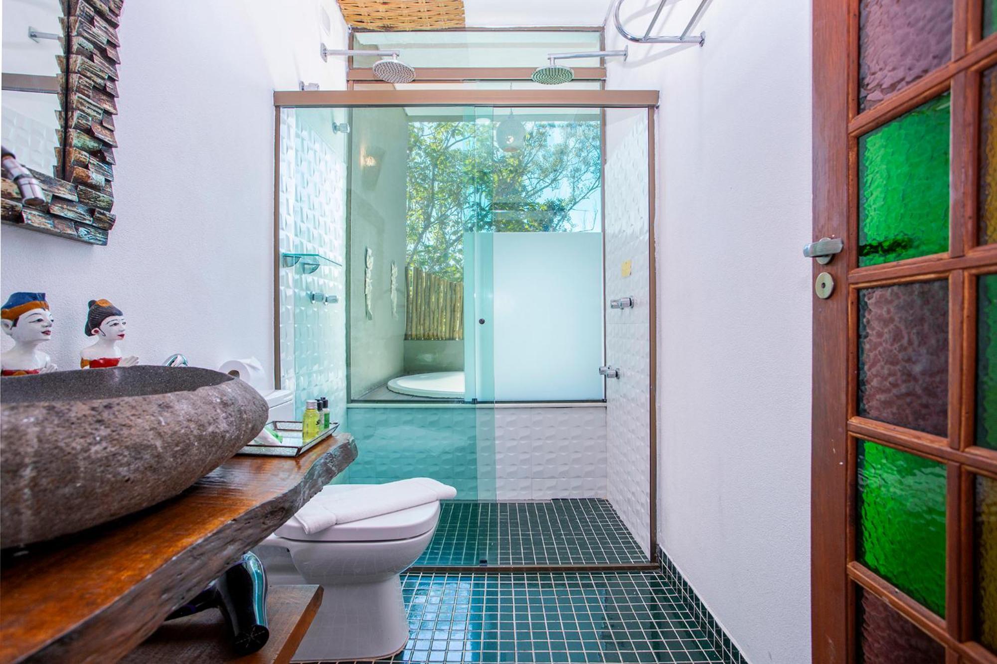 Luxo Triplo com Hidromassagem Externa