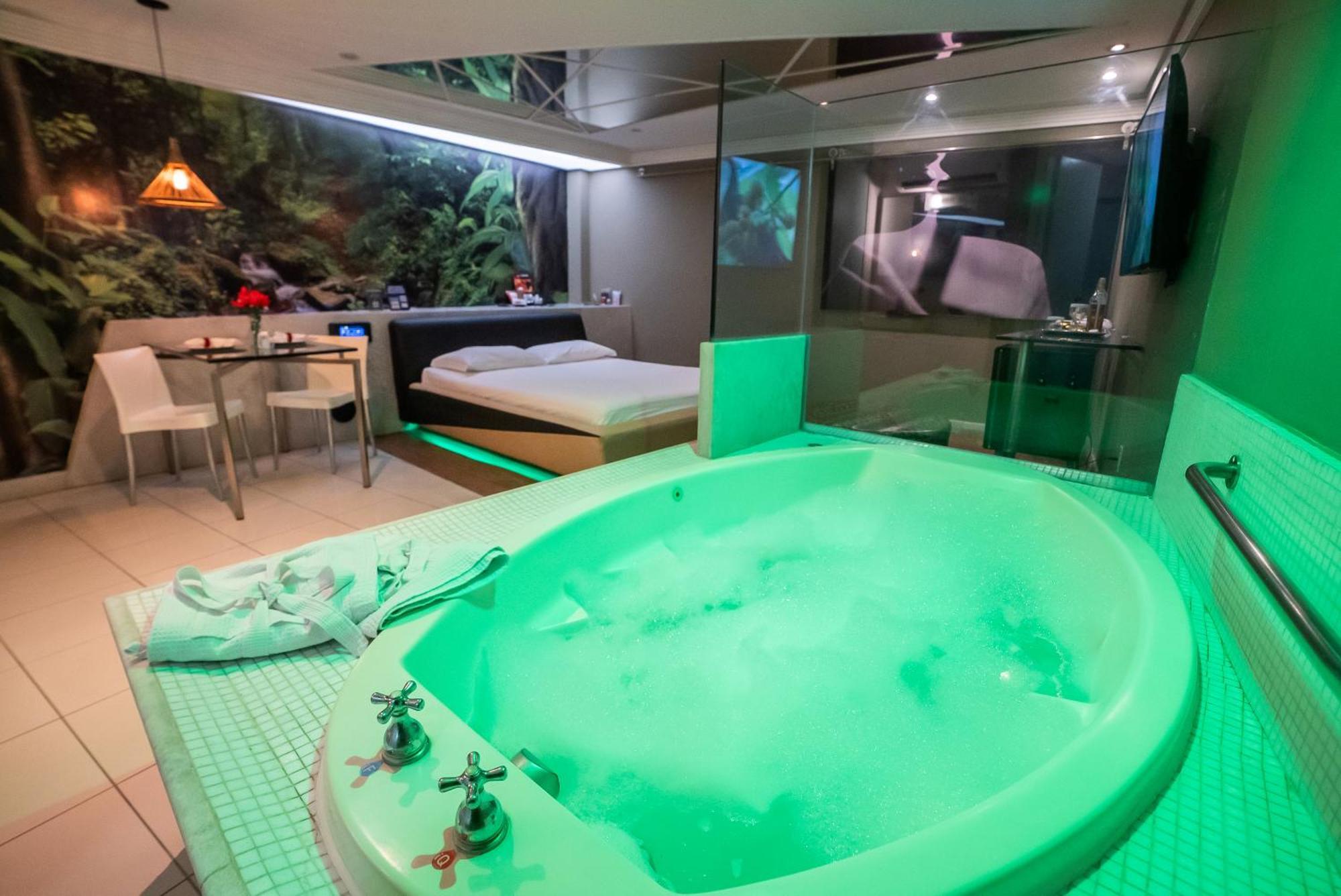 Suite Hot Tub