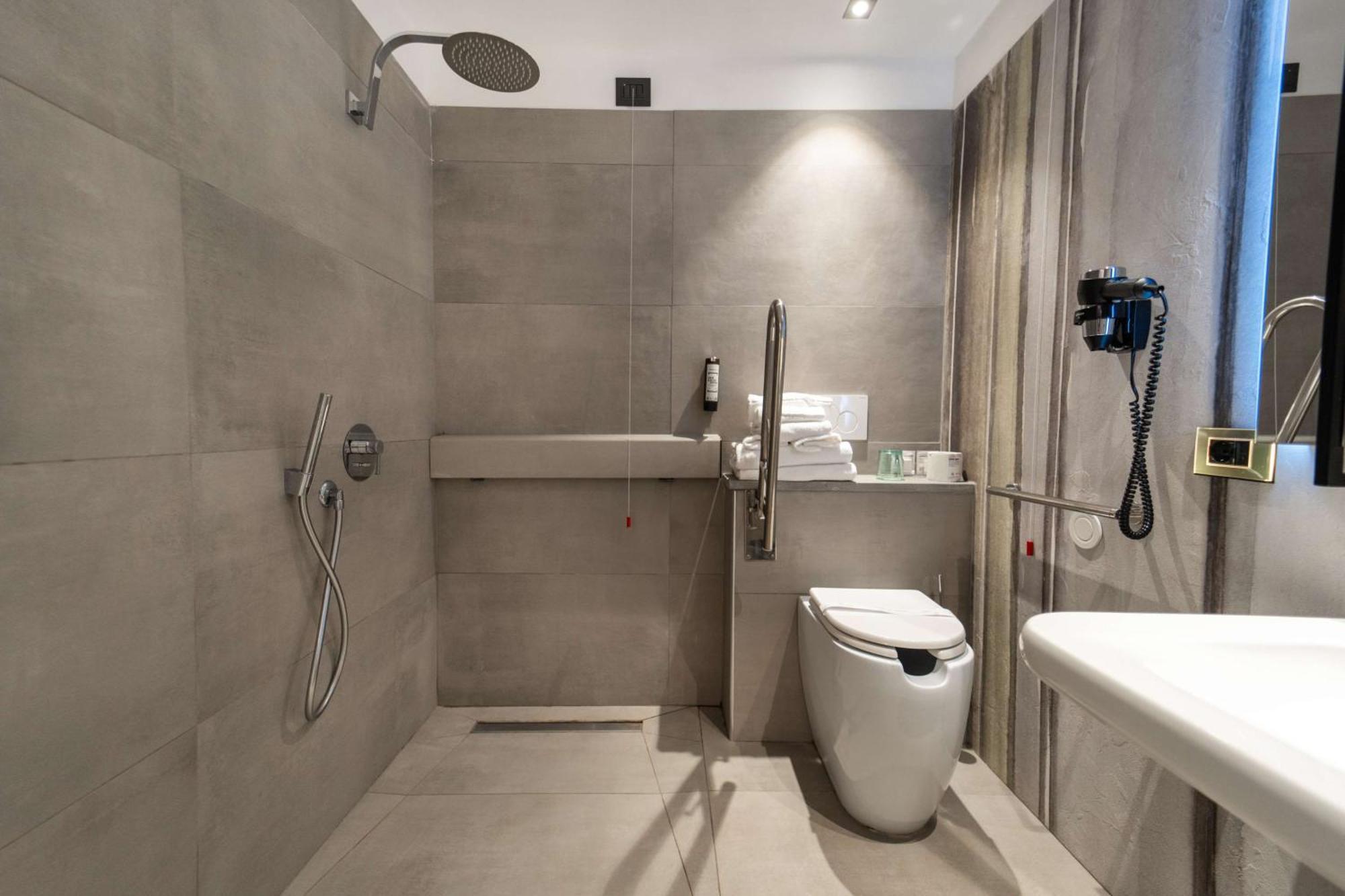 Superior Double Room Roll Shower Disability Access or Non-Smoking
