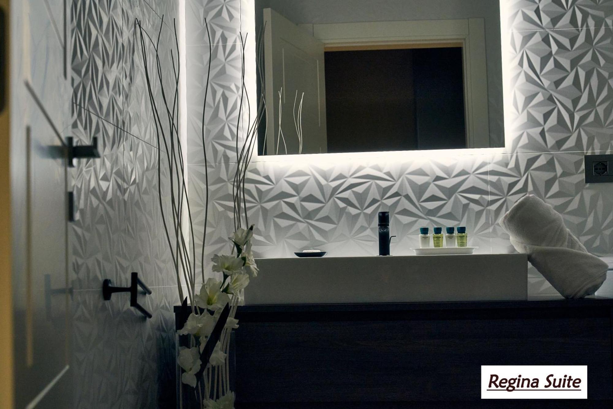Superior King Suite