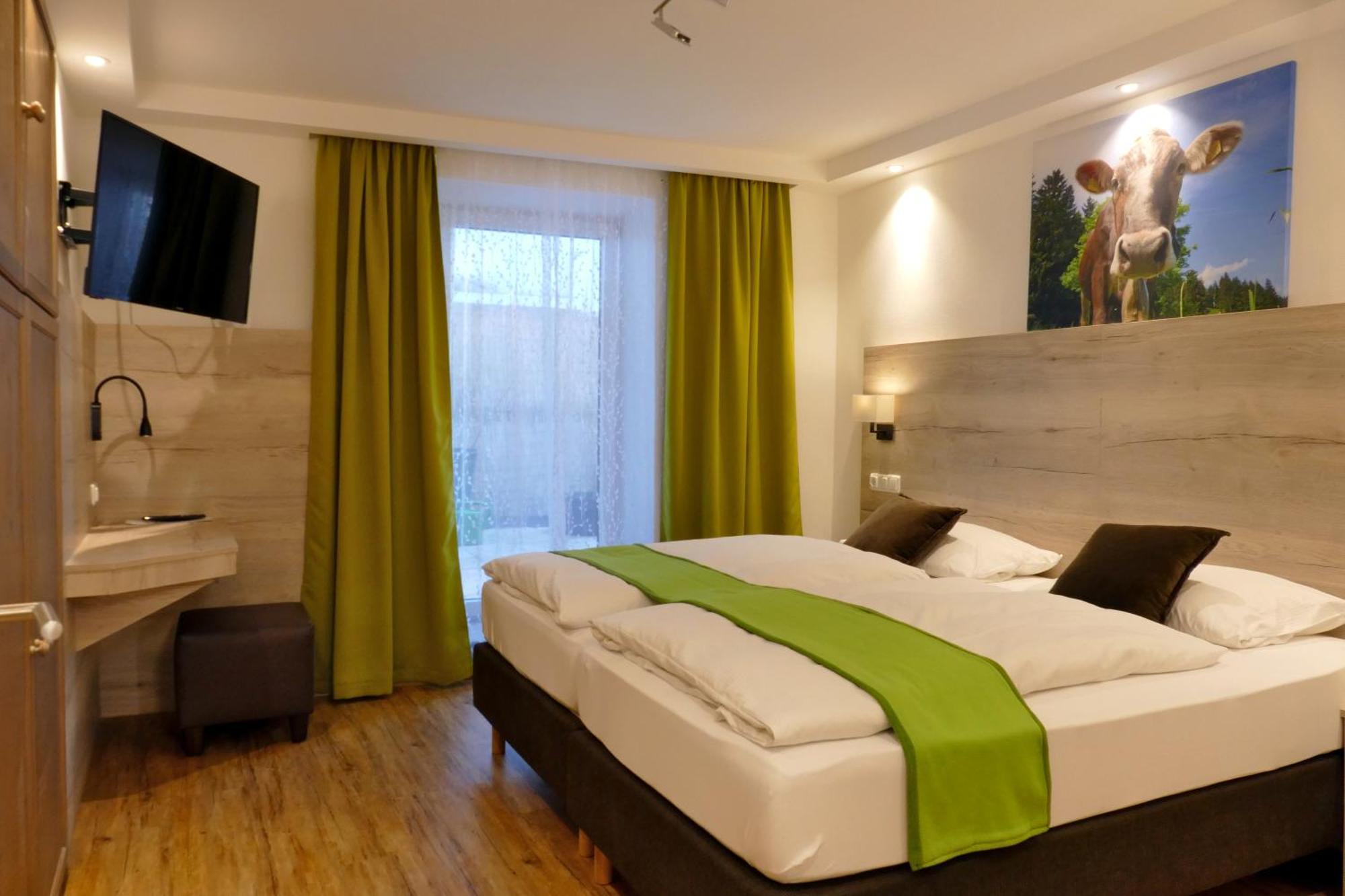 Superior Quadruple Room,1645010189:JPEG