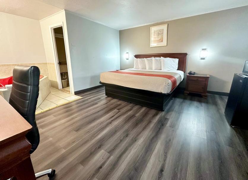 King Room Spa Bath