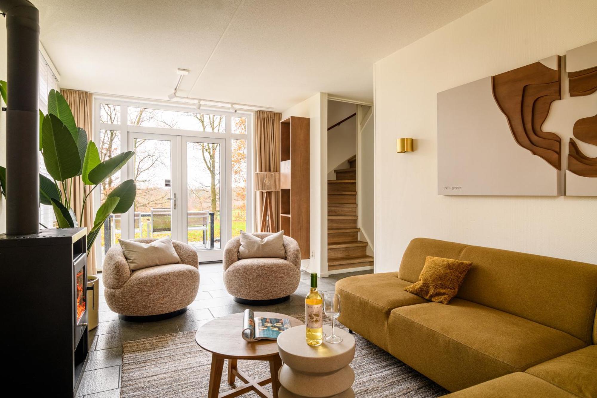 Luxury Three-Bedroom House with Private Sauna and Spa Bath