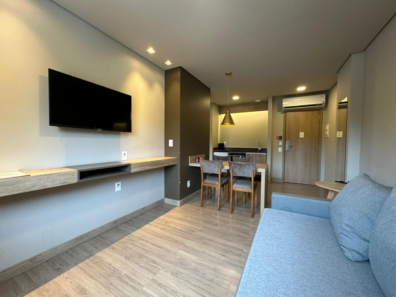 Deluxe One-Bedroom Apartment