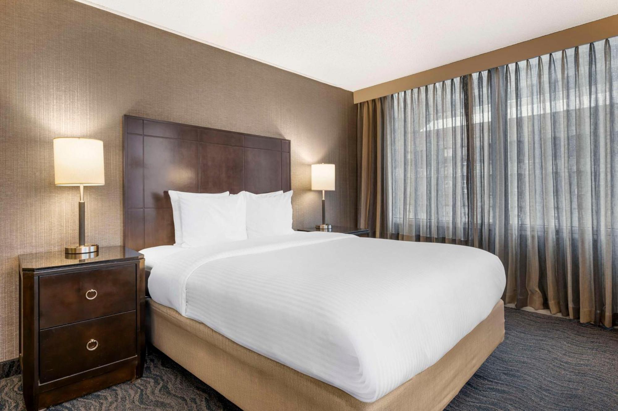 Queen Room Lake View Non-Smoking