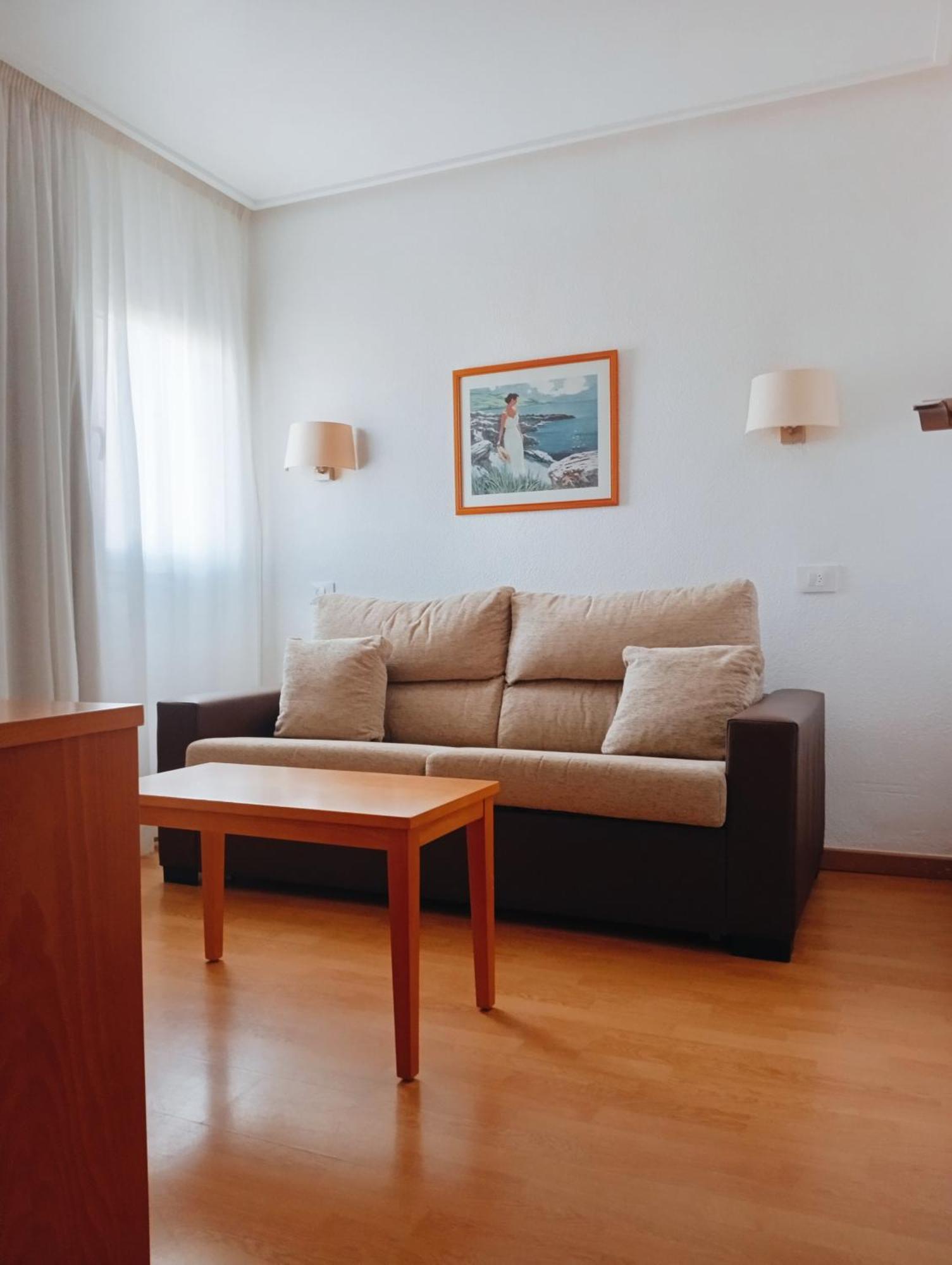 Deluxe Double Room Sitting Room